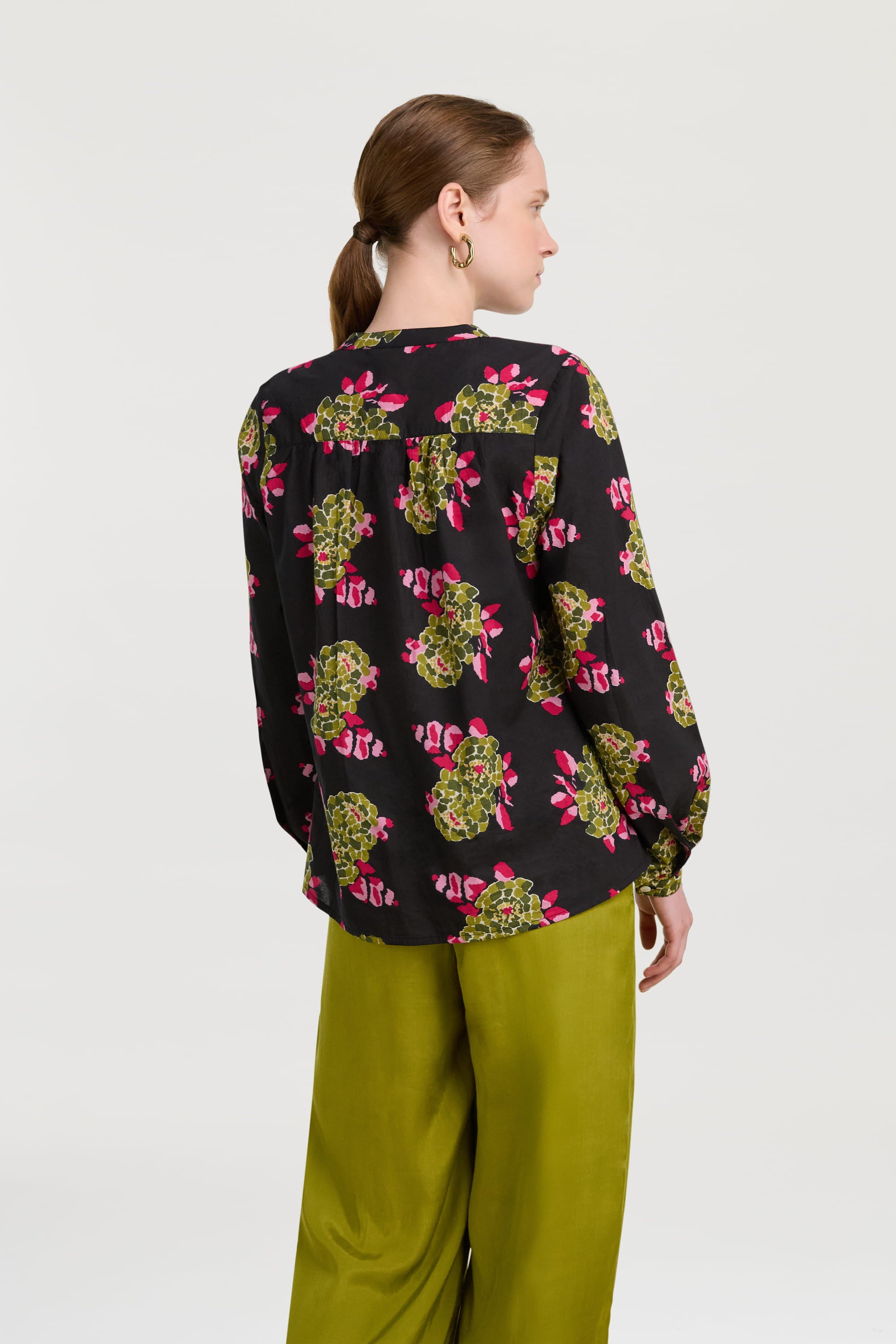 RECO PRIX : 126 // Batumi Shirt Cambric Suiko Flower Black