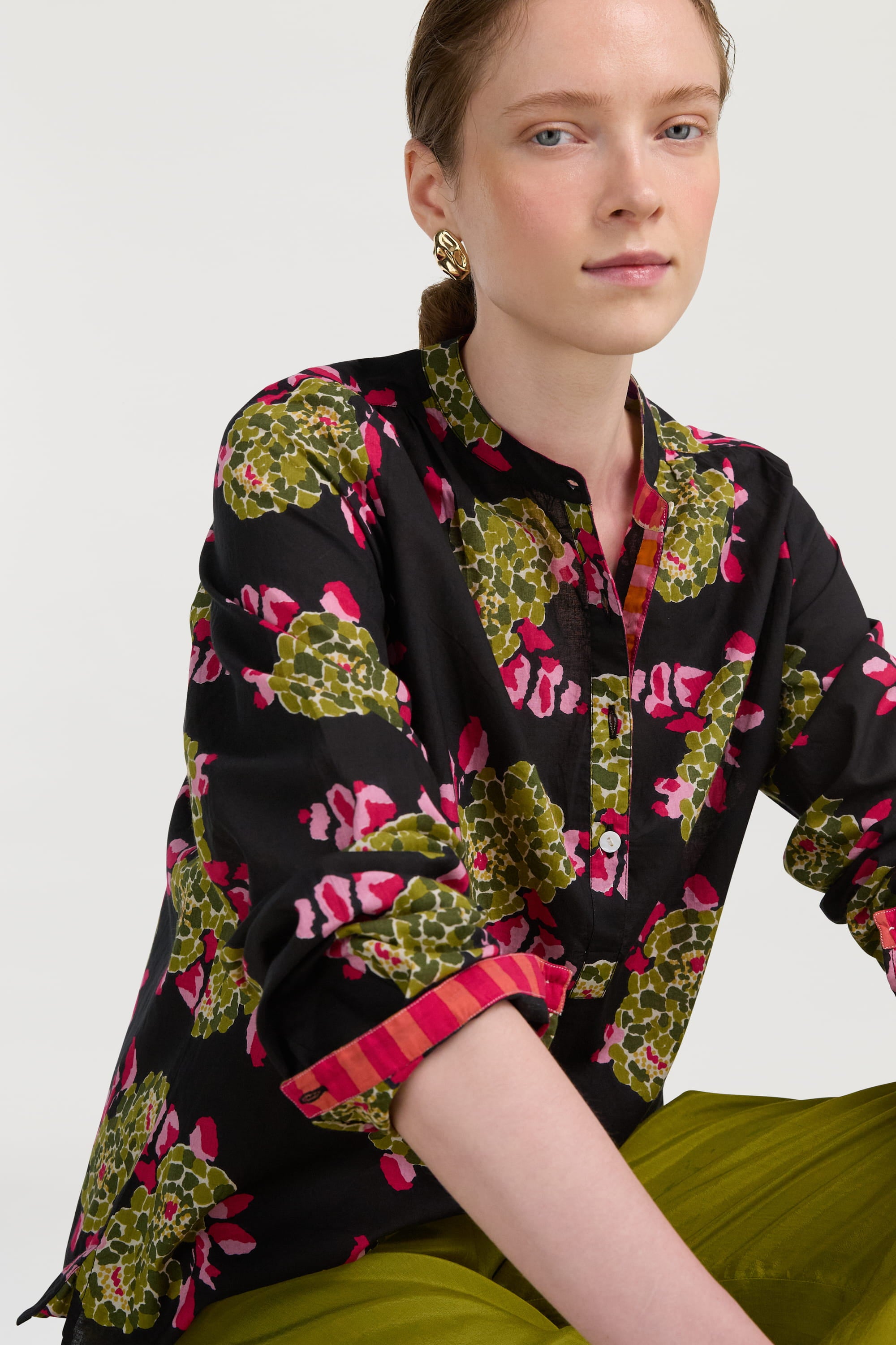 RECO PRIX : 126 // Batumi Shirt Cambric Suiko Flower Black