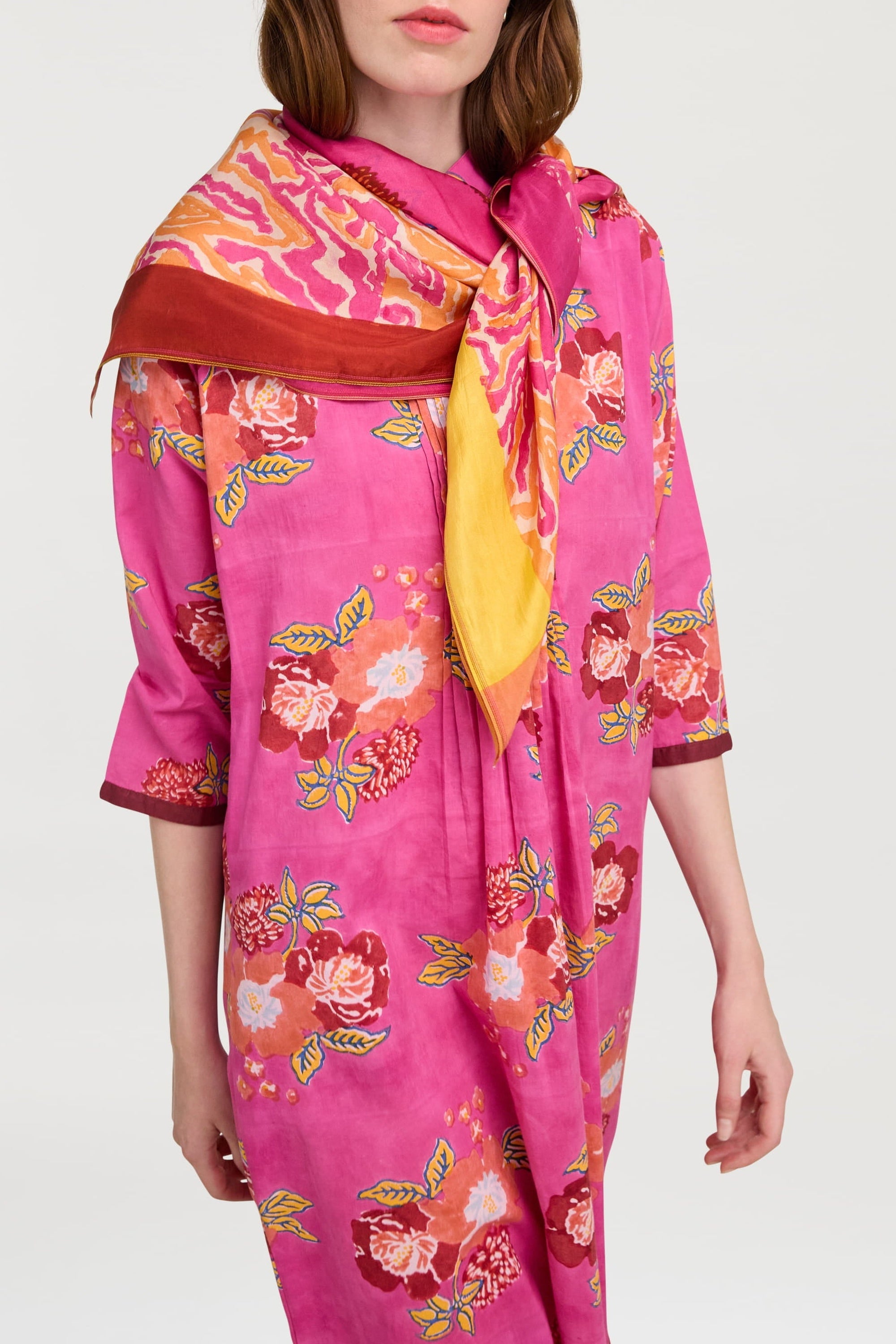 Dragon Cloud silk scarf - Neutral