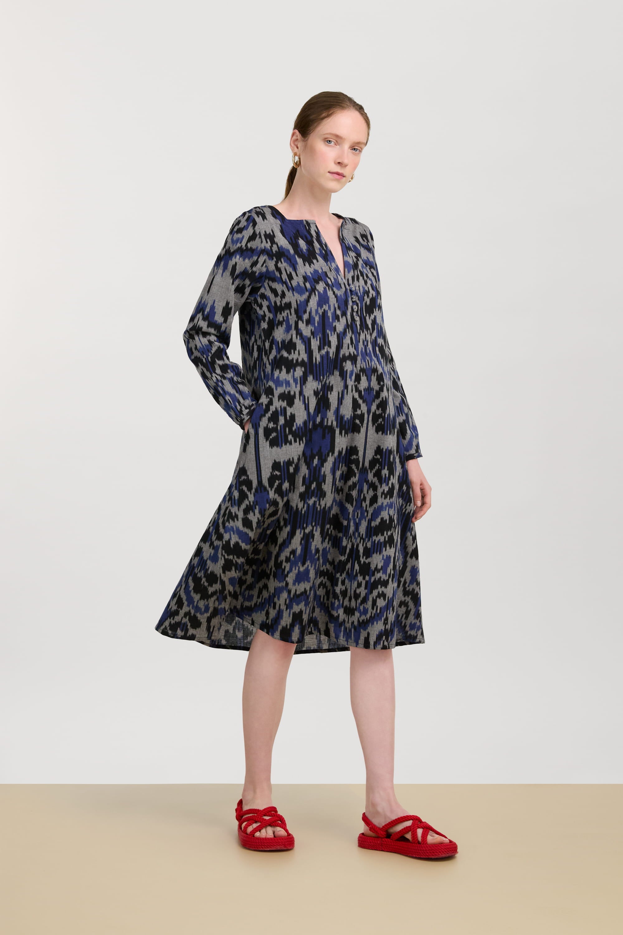 RECO PRIX : 249 // Madhu Dress Midikasuri Damask Black