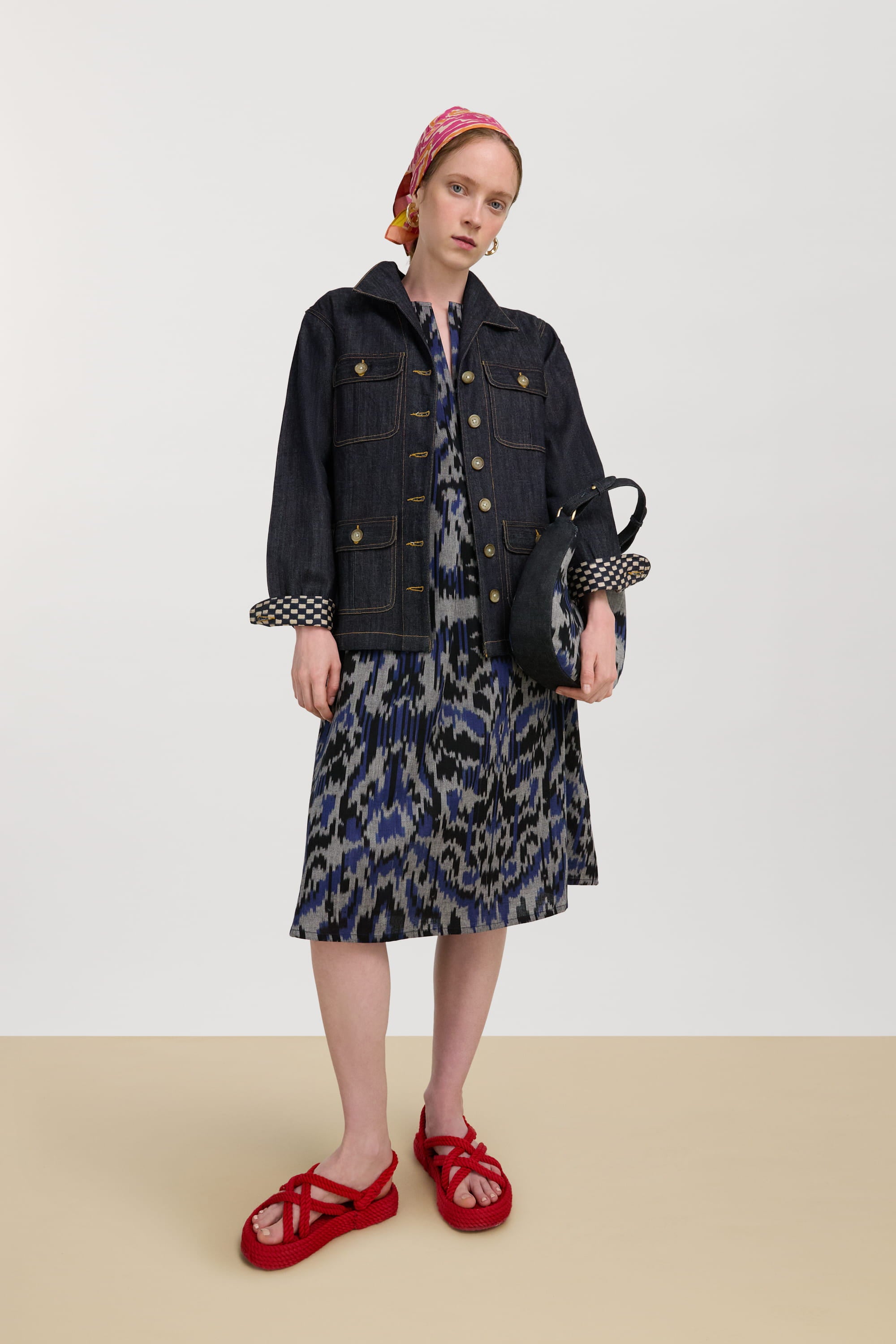 RECO PRIX : 249 // Madhu Dress Midikasuri Damask Black