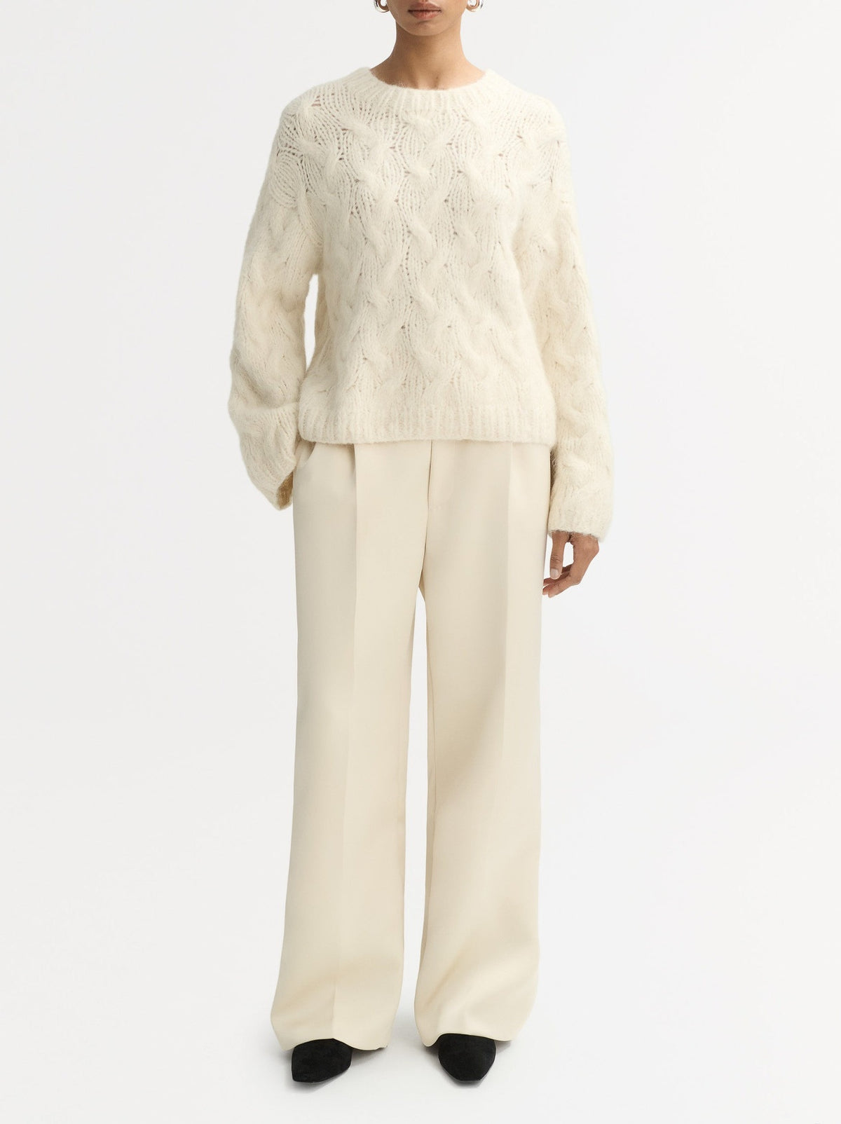 Chunky-knit cable-knit wool jumper - White