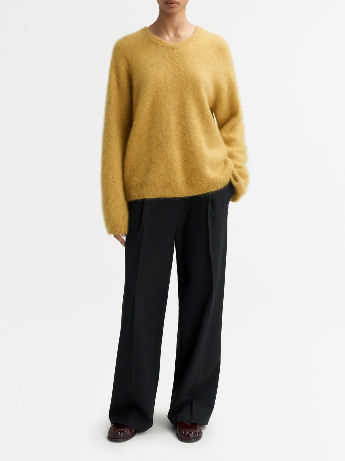Pull brossé col V en cachemire - Jaune