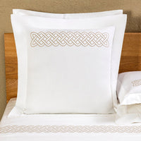 INTRECCIO  EMBROIDERY