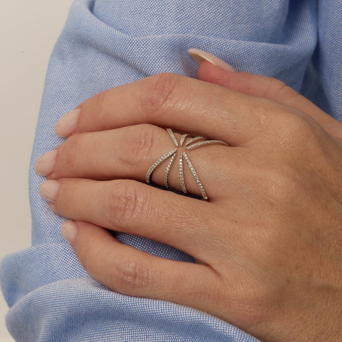 PT1_PrixTroca:780€_VentesTroca:0_QtyTroca:1_ST:0%_Bague en Or blanc 18K serties de diamants - Blanc
