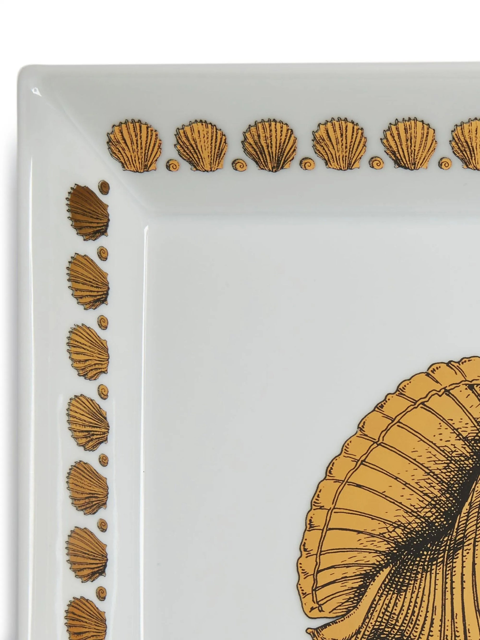Giro di Conchiglie square porcelain plate - Gold & Black & White