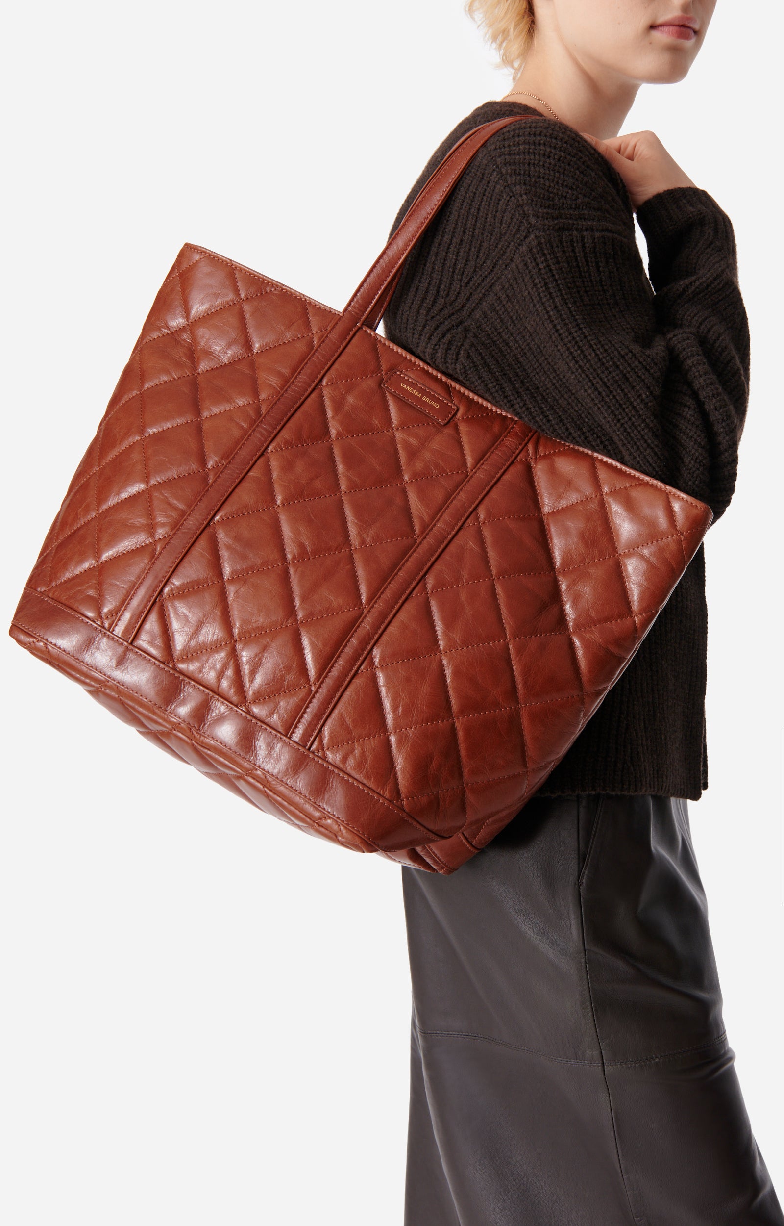 23 QTY NEW // HAVANE / Cabas XL en Cuir Matelassé - HAVANE