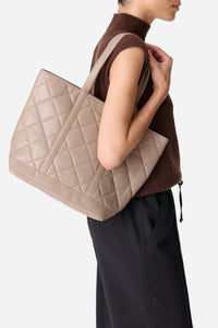 Iconic M Tote Bag with zip, in quilted leather - Mastic