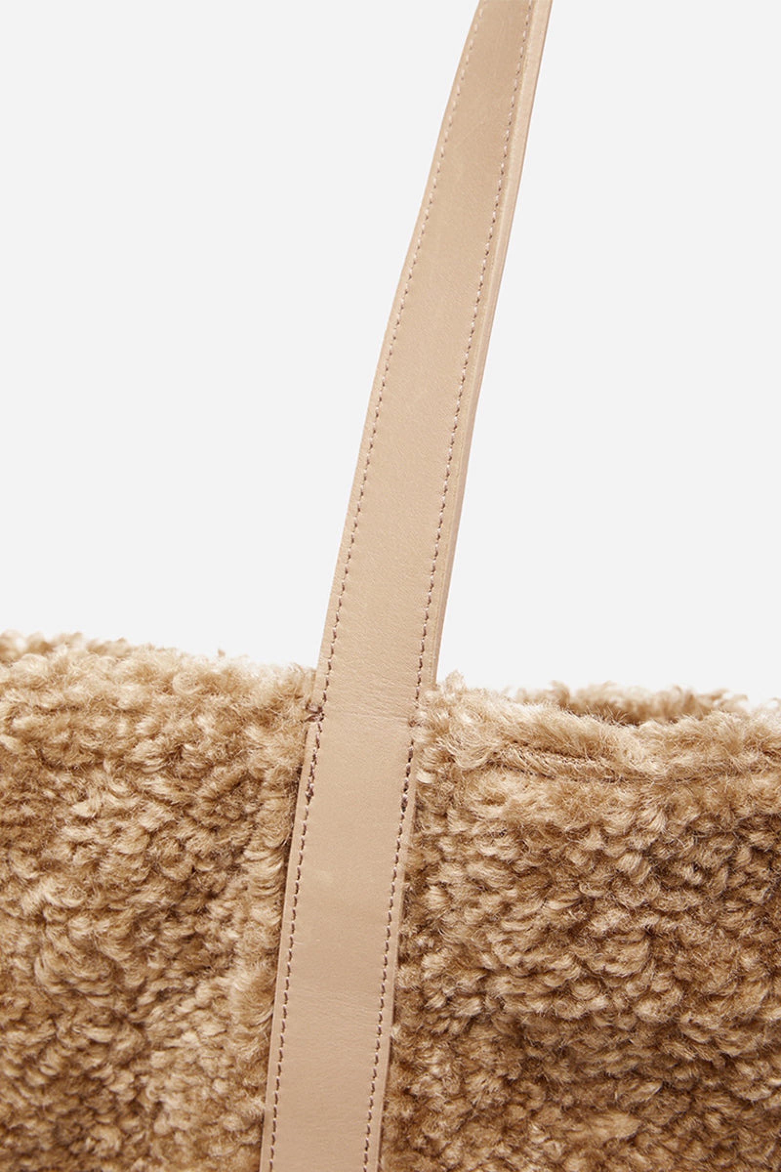 Iconic L tote bag in faux fur - Beige