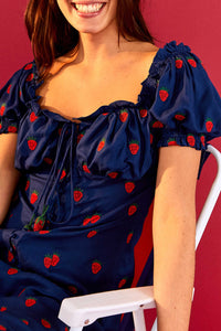 MEDIA OFF LINE_Robe midi à motif de fraises au point de croix - Bleu