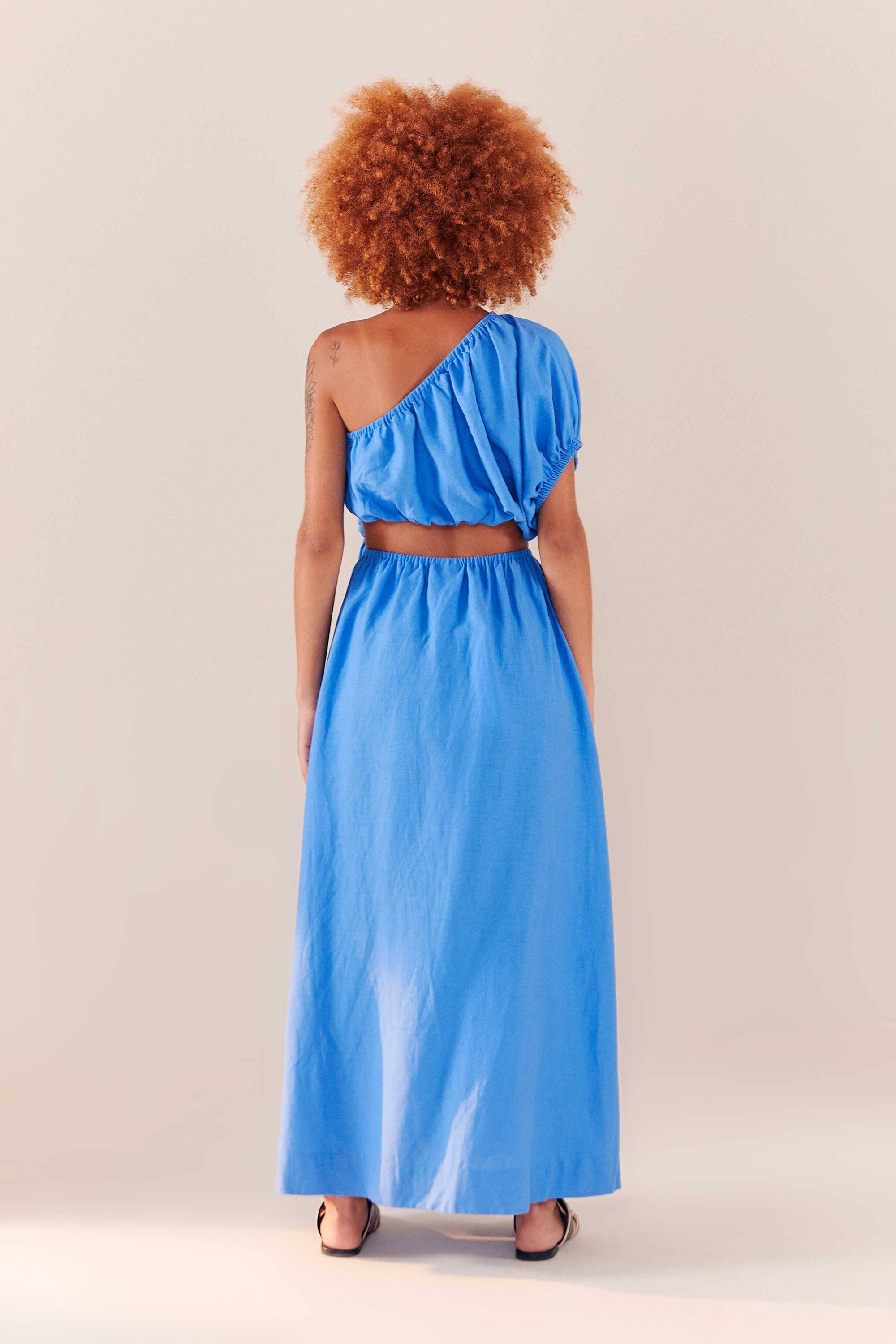 Asymmetrical long dress in linen - Blue