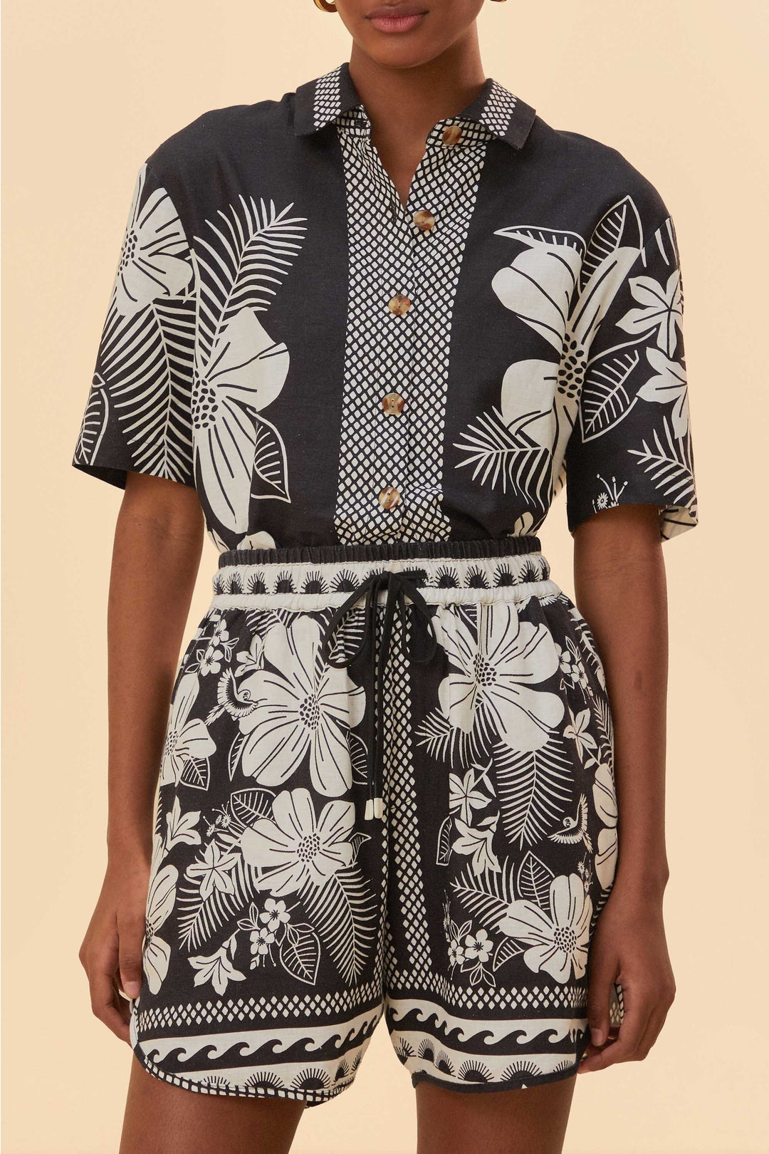 MEDIA OFF LINE_Short Macaw Elegance en lin - Noir