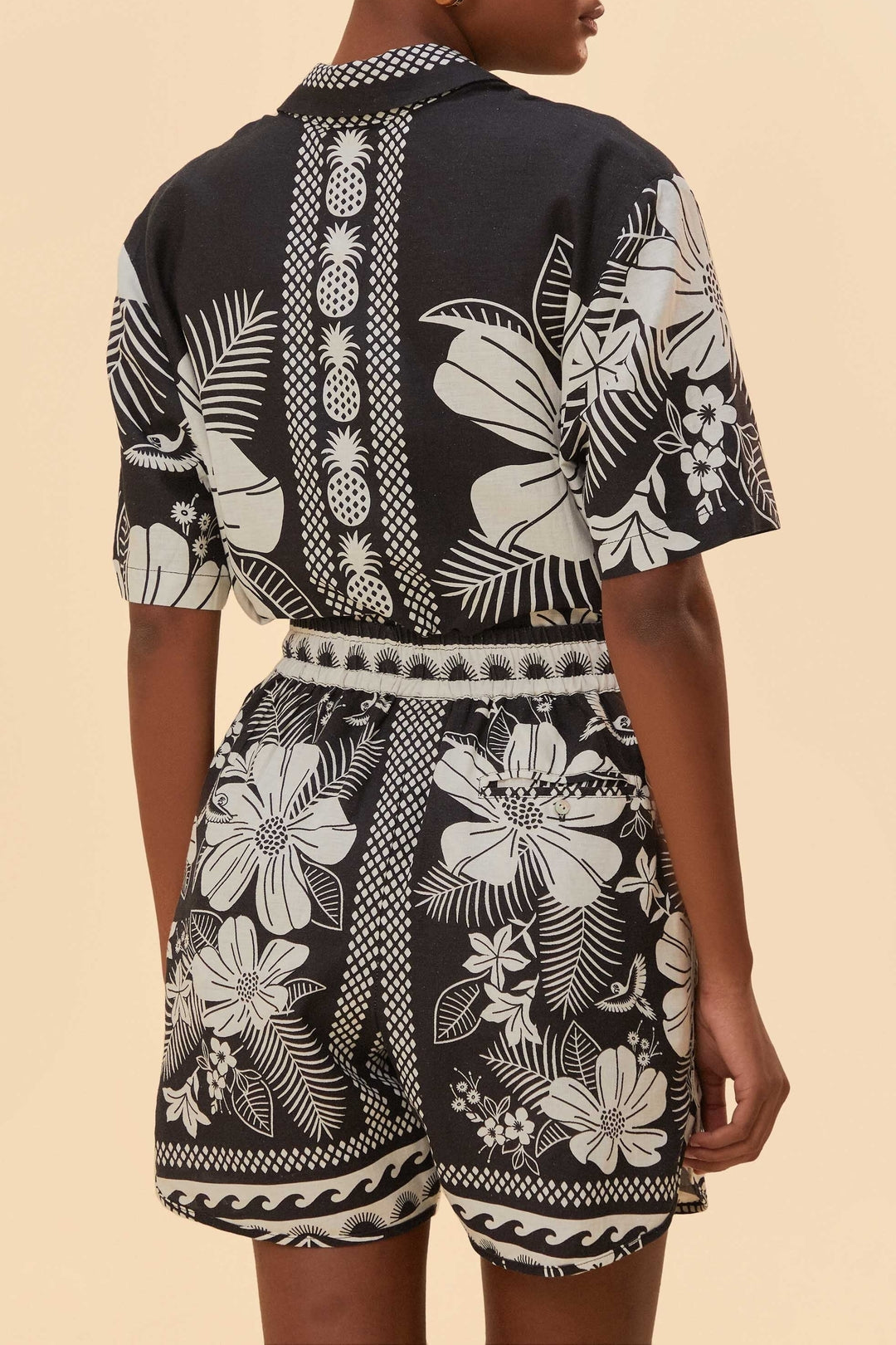 MEDIA OFF LINE_Short Macaw Elegance en lin - Noir
