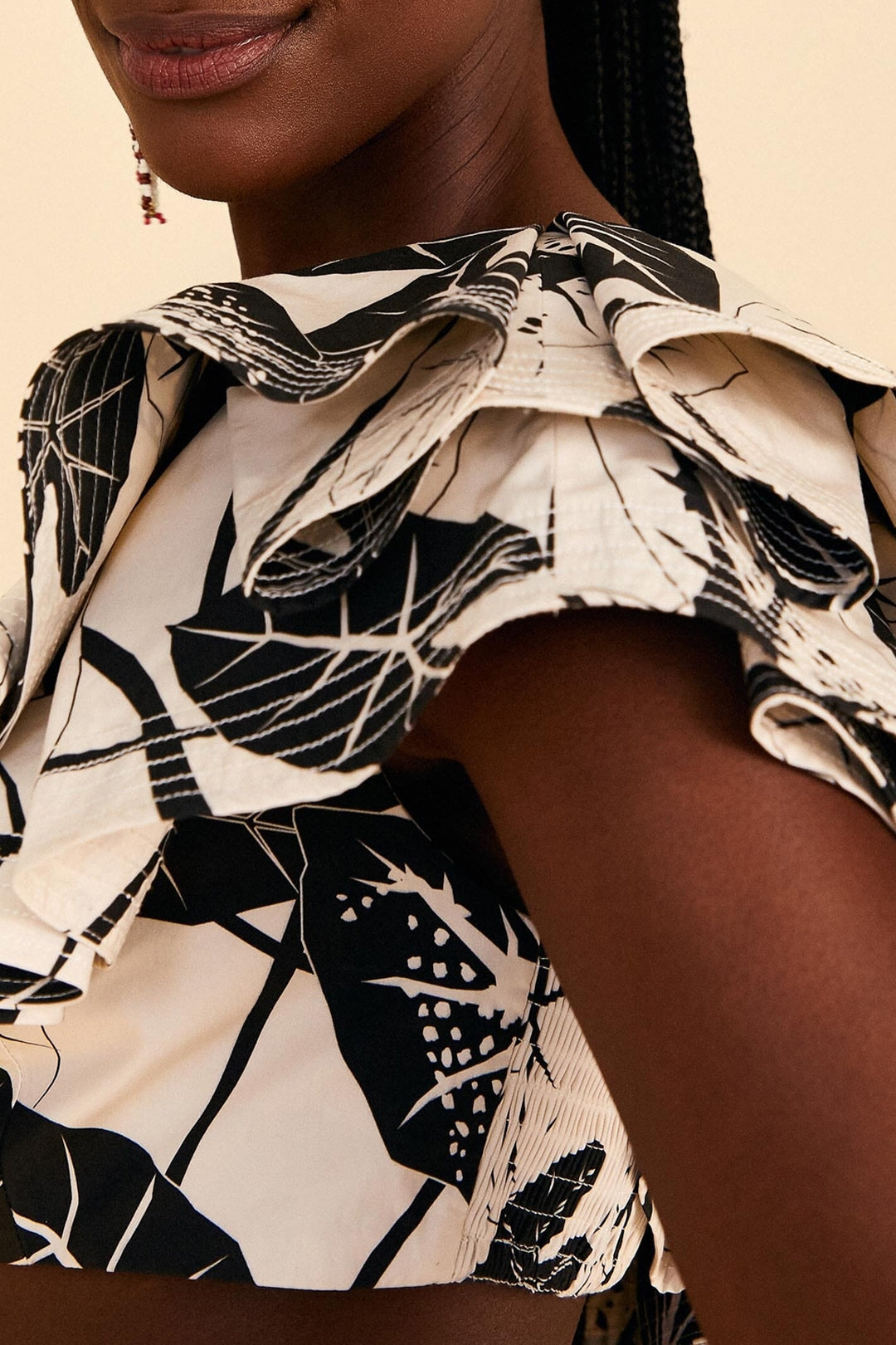 Top Graphic Leaves - Beige