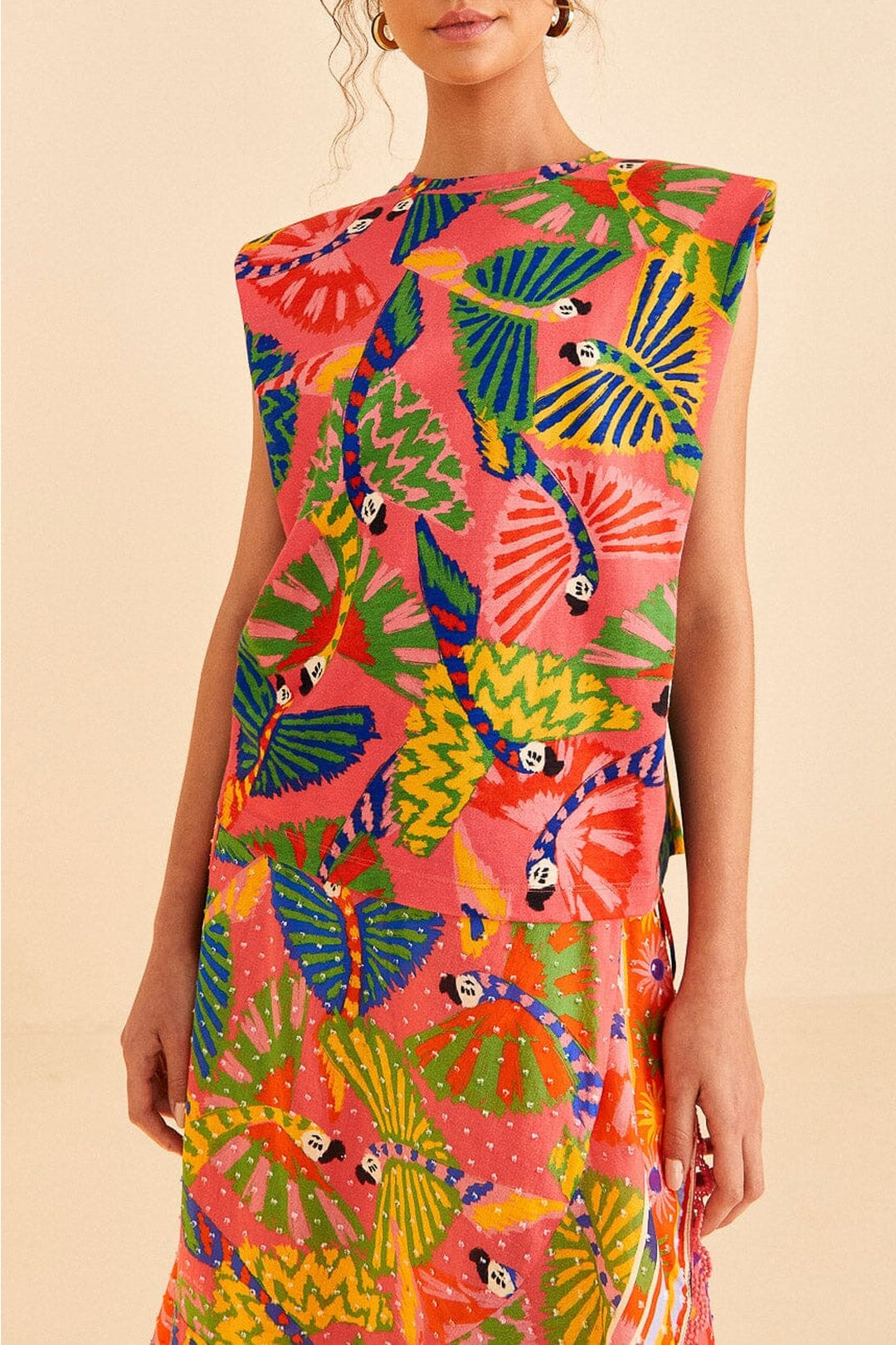 DJV_Macaws Coral Tops & T-Shirts - Macaws Coral