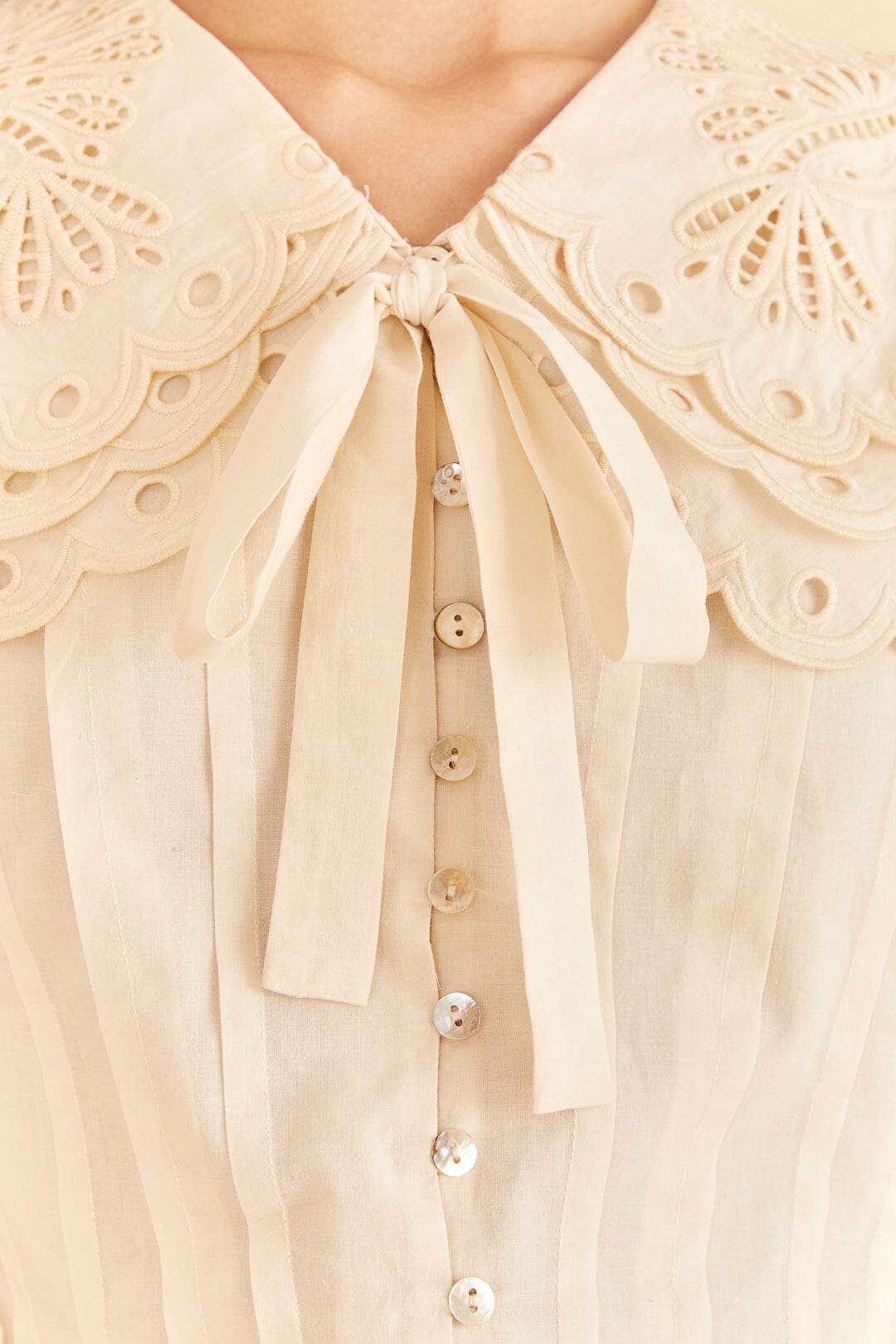 Blouse Richelieu à grand col - Blanc