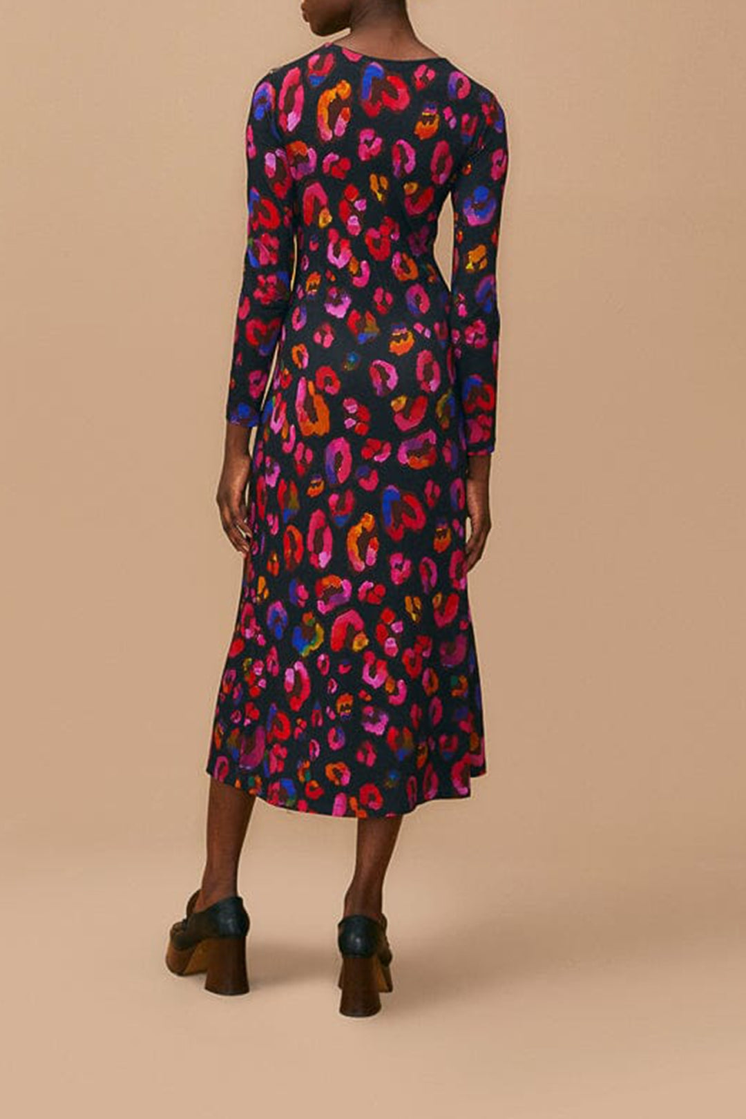 DJV_Leopard Black Robes midi - Leopard Black