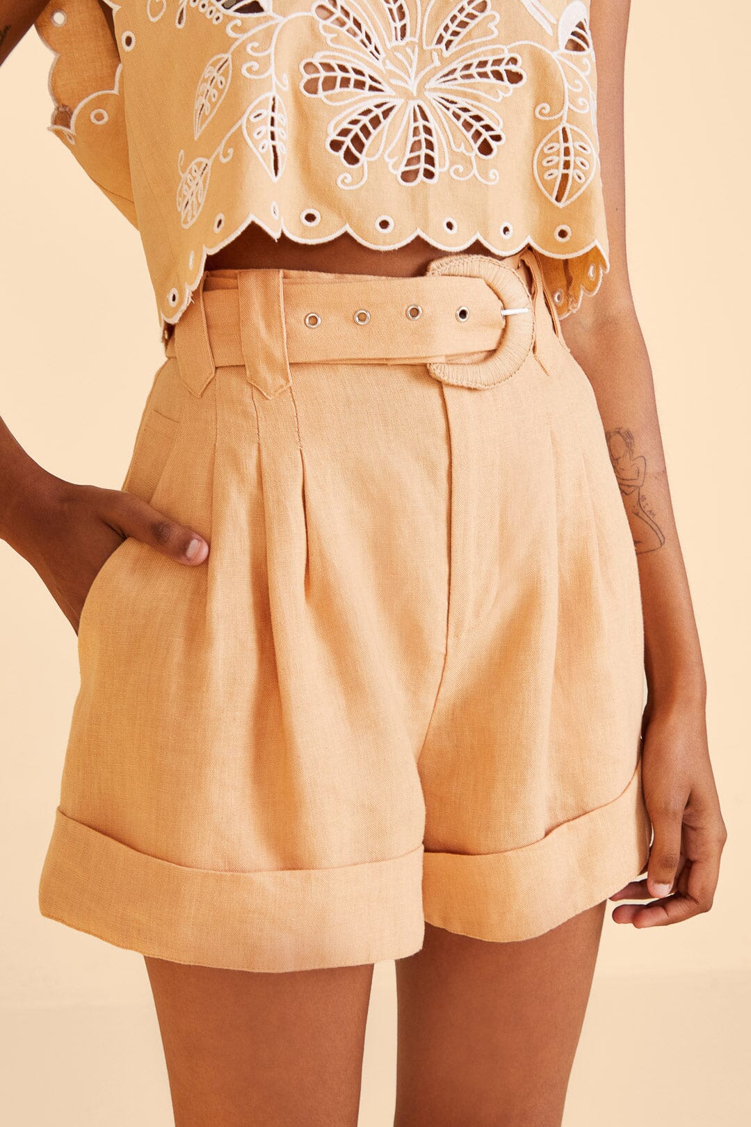 Short ajusté en lin - Beige