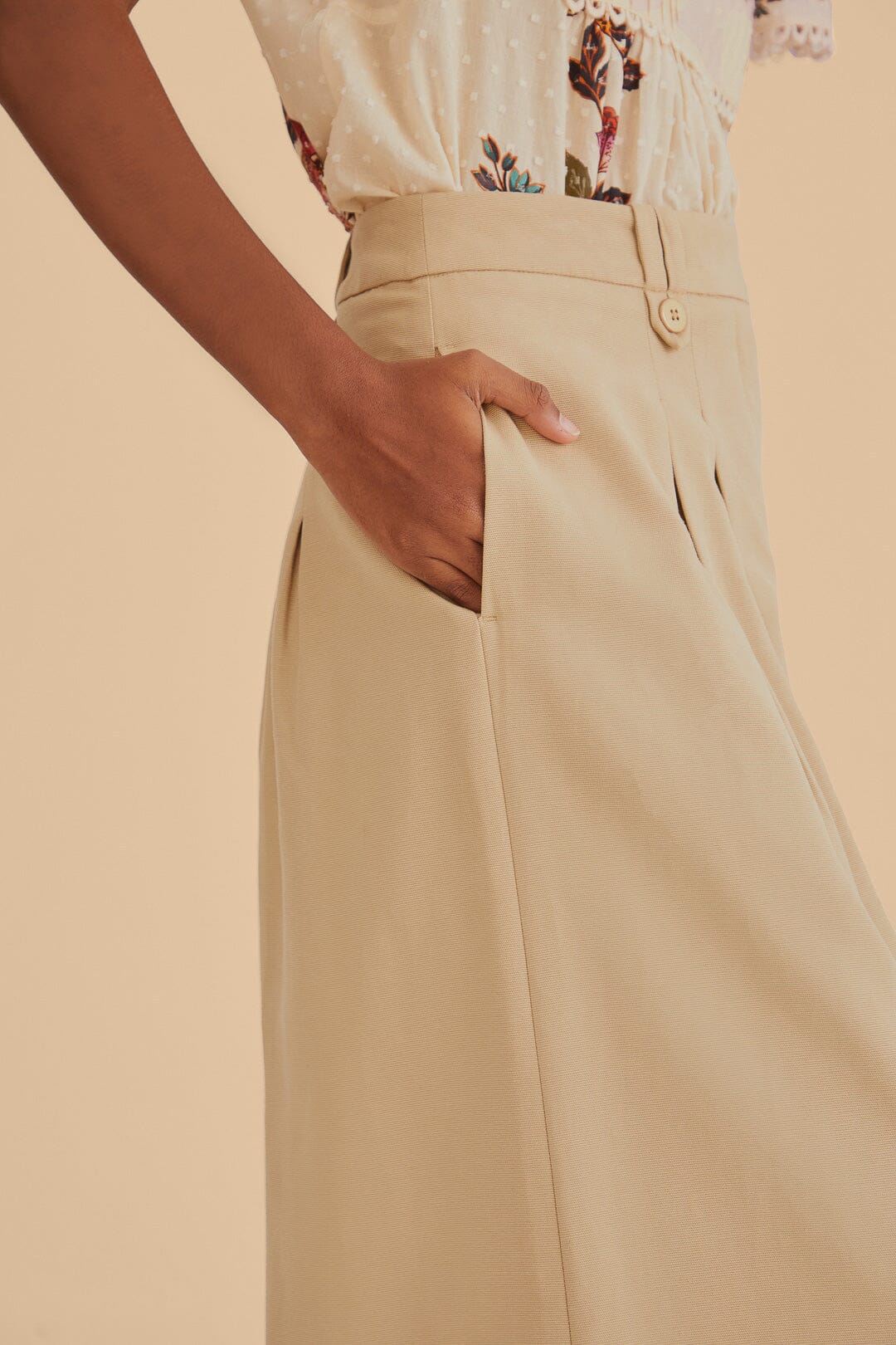 High-waisted cotton trousers - Beige