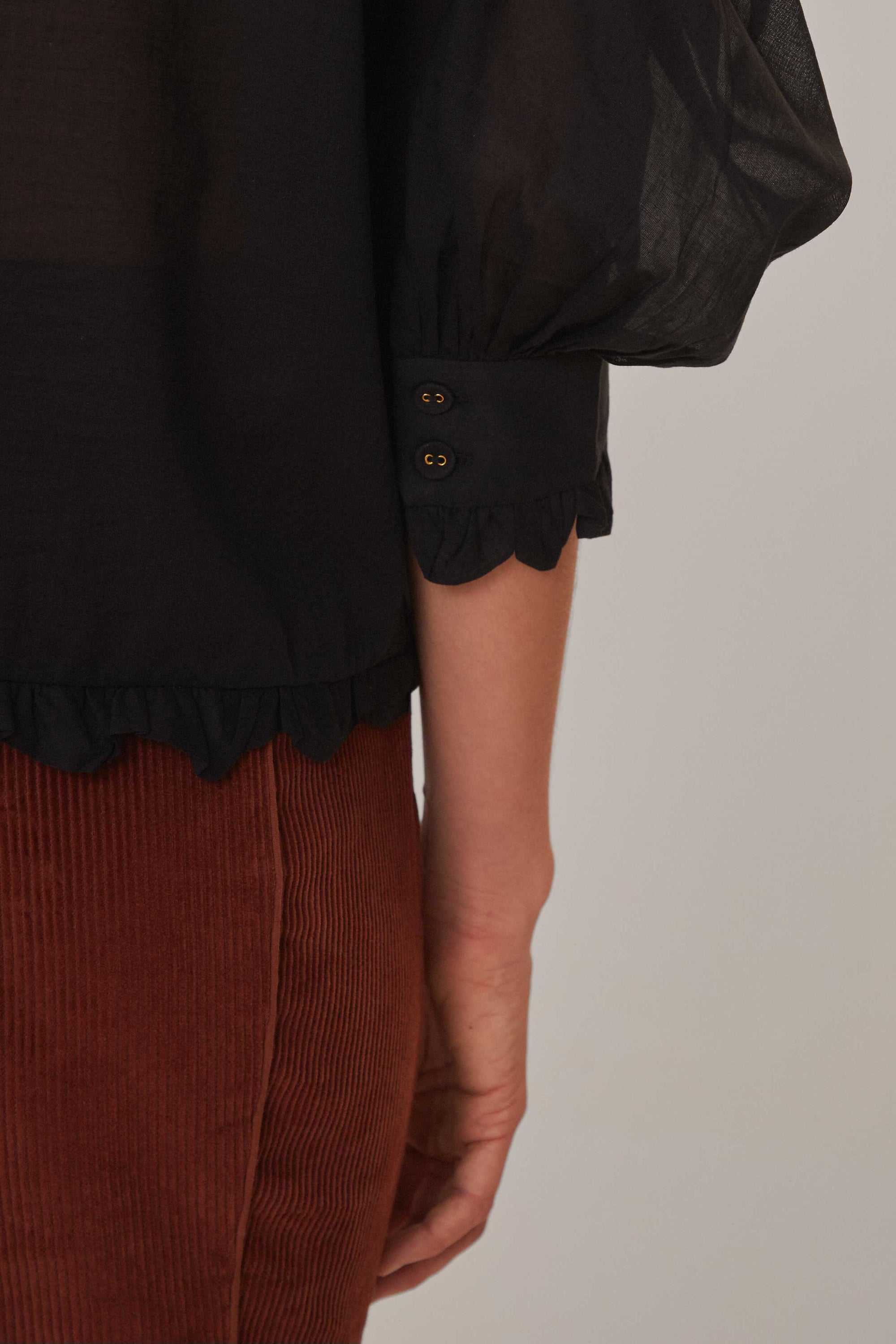 Blouse à manches courtes bouffantes - Noir