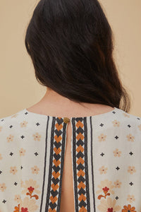 DJV_Flower Fan Off White Tops & T-Shirts - Flower Fan Off White