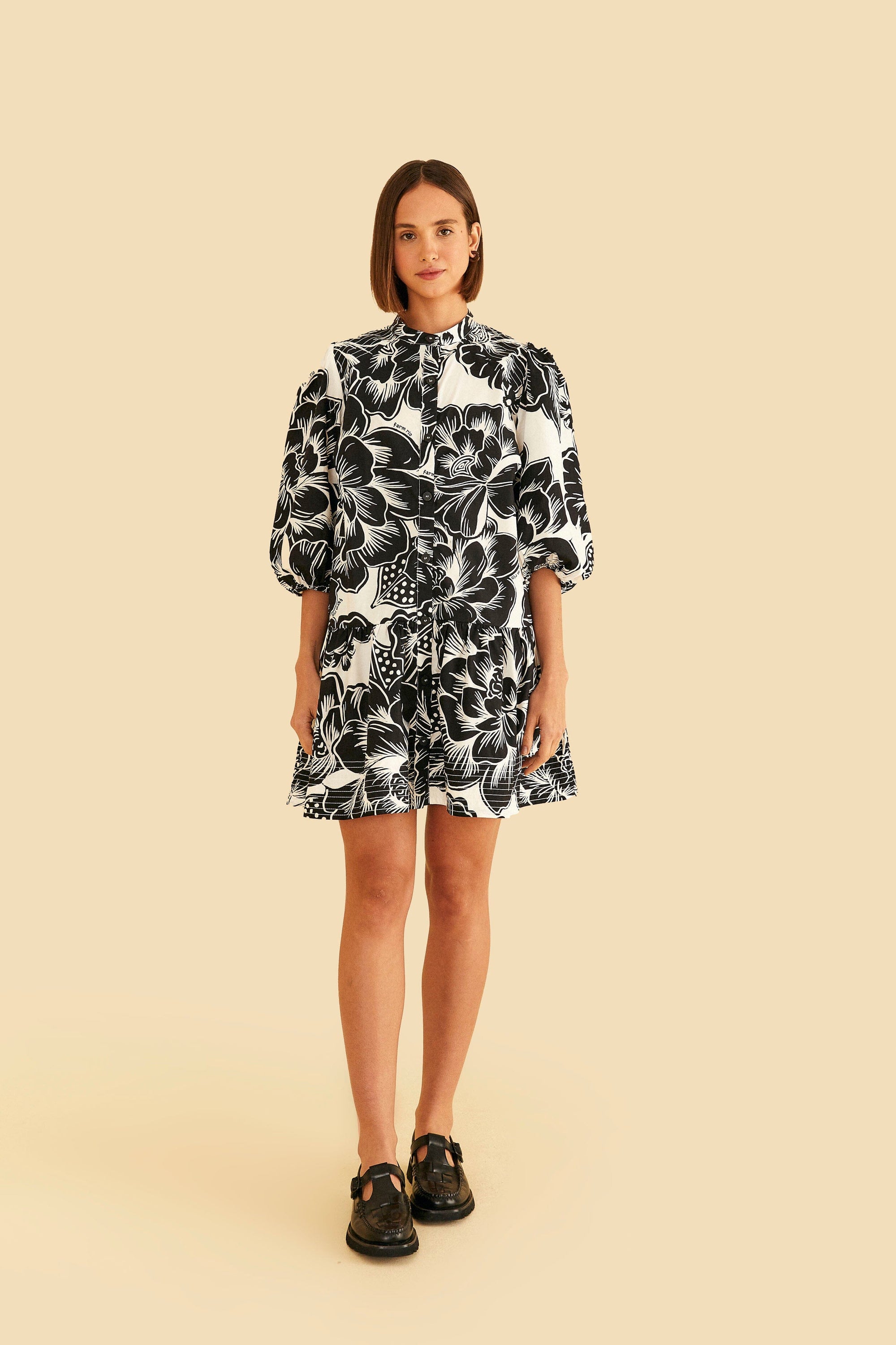 NEW_Chita Woodcut Off-White Robes courtes - Chita Woodcut Off-White