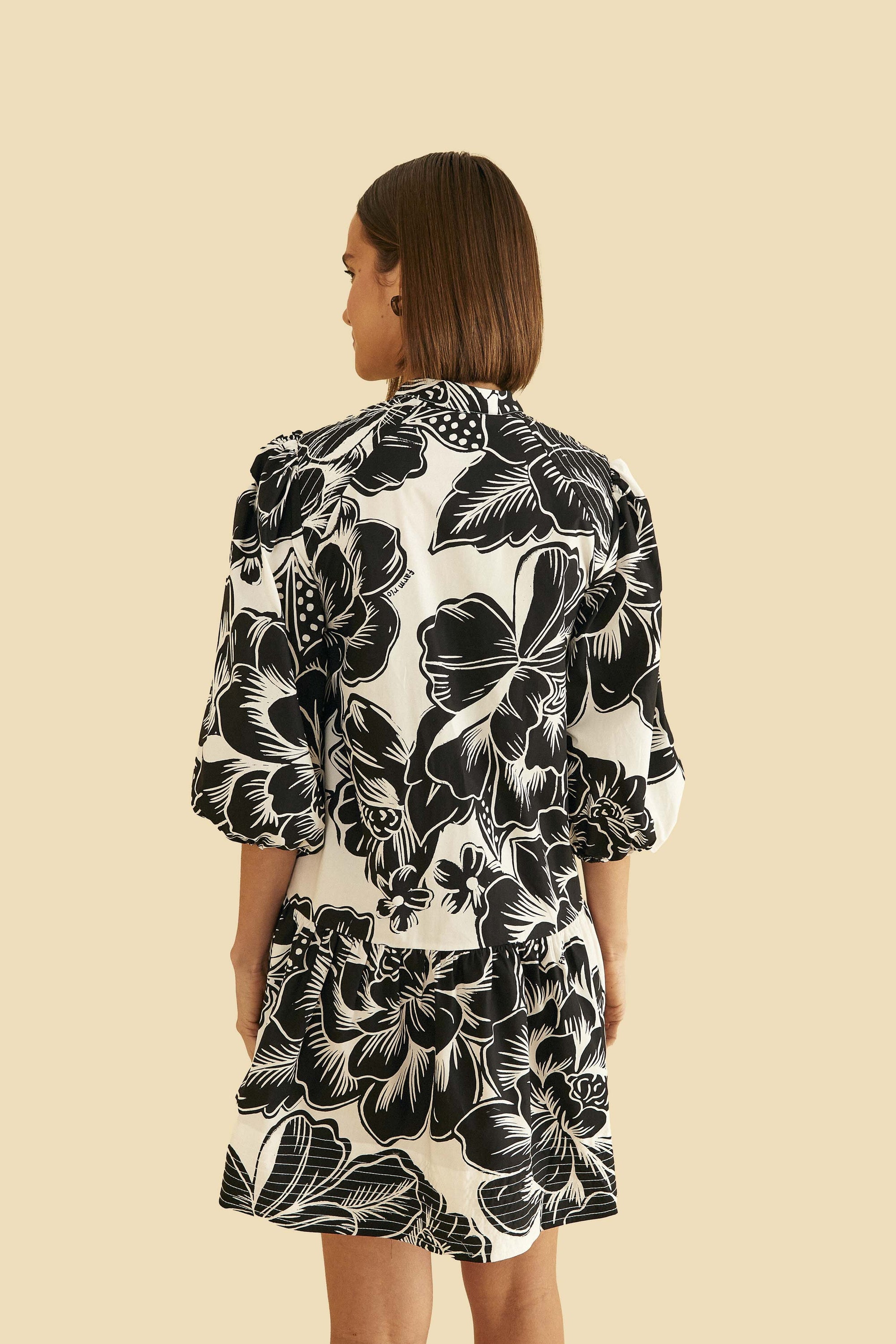 NEW_Chita Woodcut Off-White Robes courtes - Chita Woodcut Off-White
