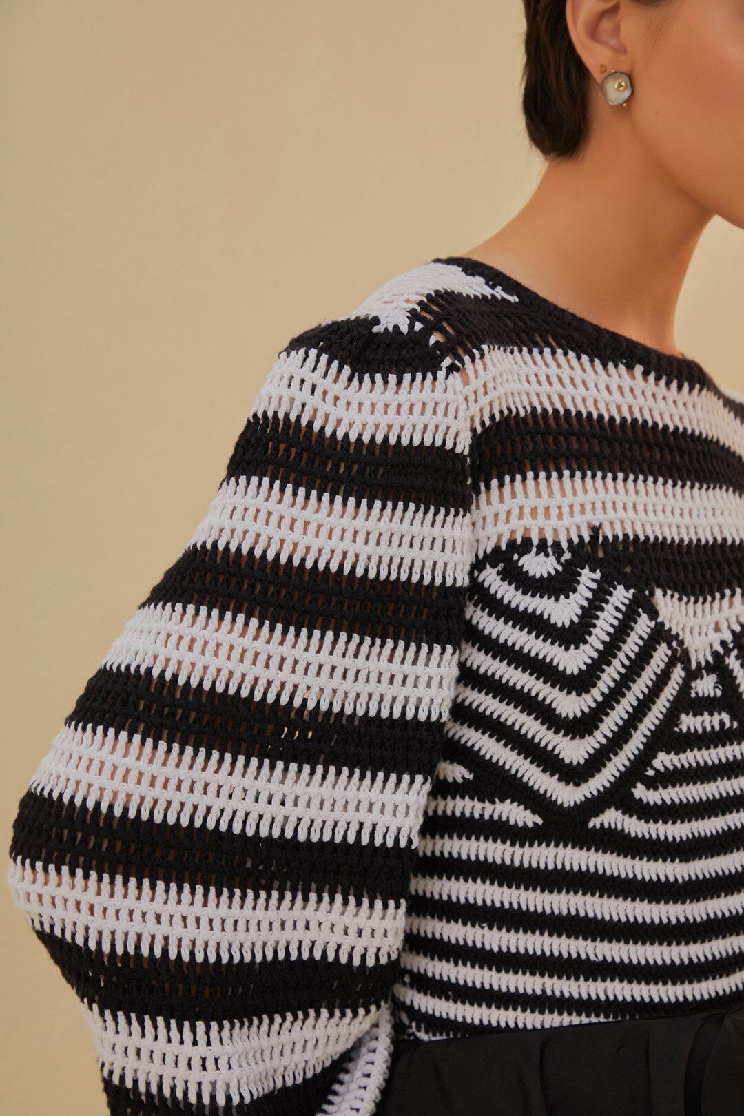 Pull à manches bouffantes à rayures en crochet - Noir