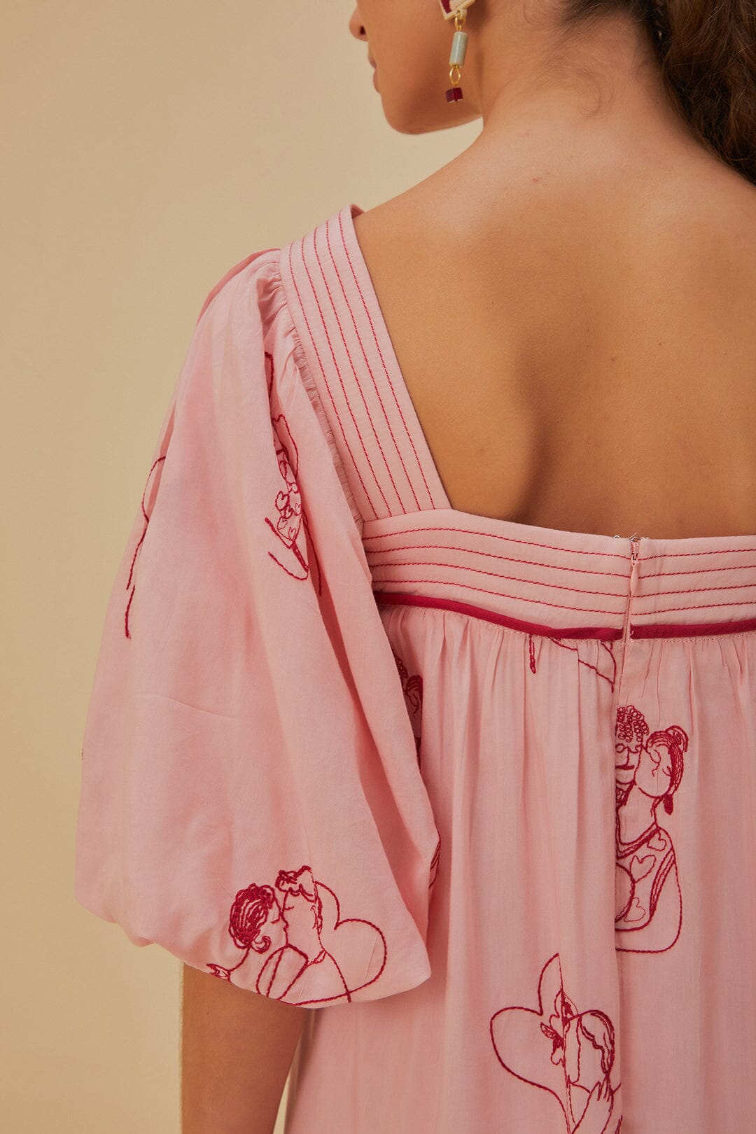 Robe longue The Kiss brodée à manches courtes - Rose