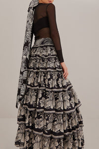Long skirt with ruffles and pattern - Black