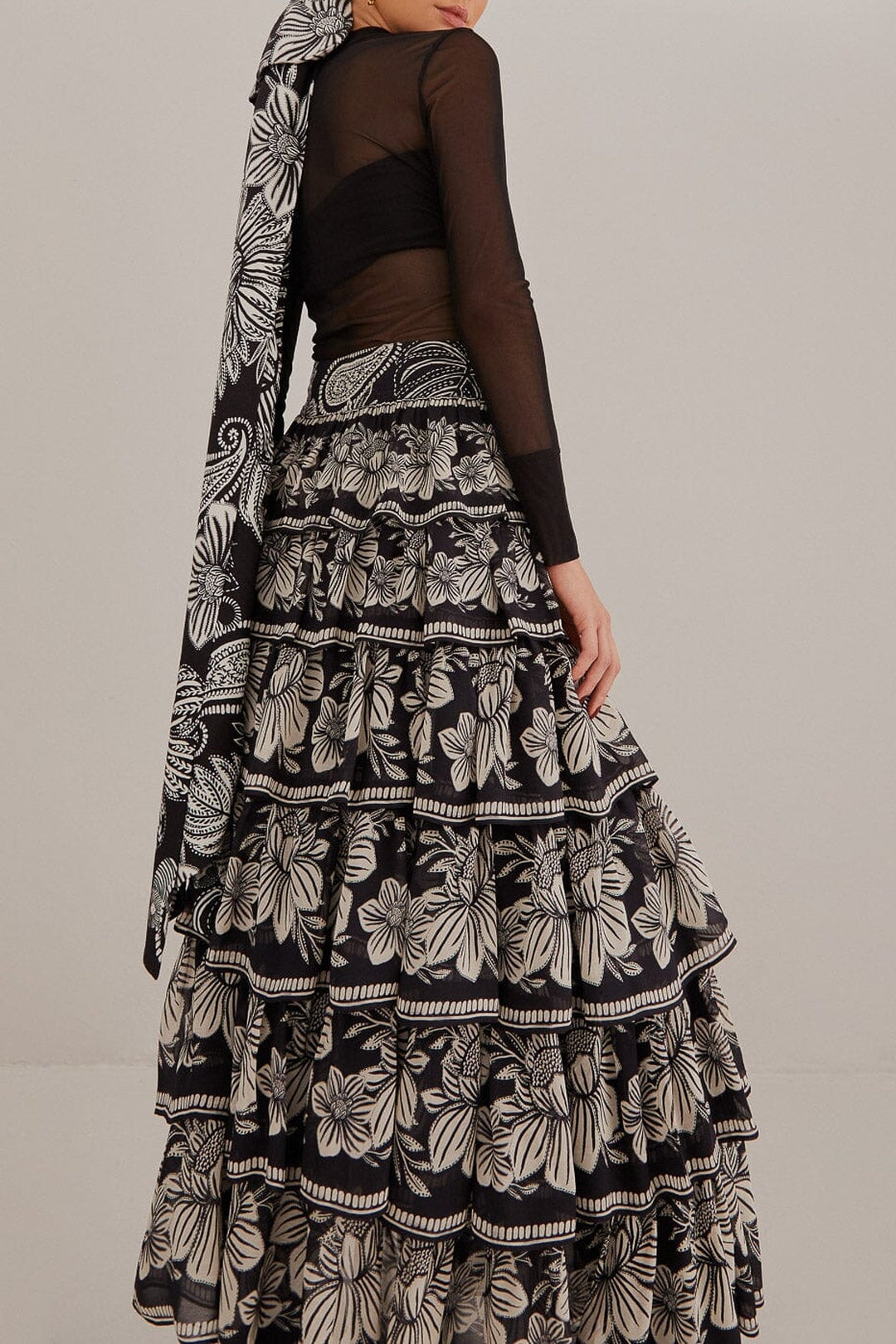 Long skirt with ruffles and pattern - Black