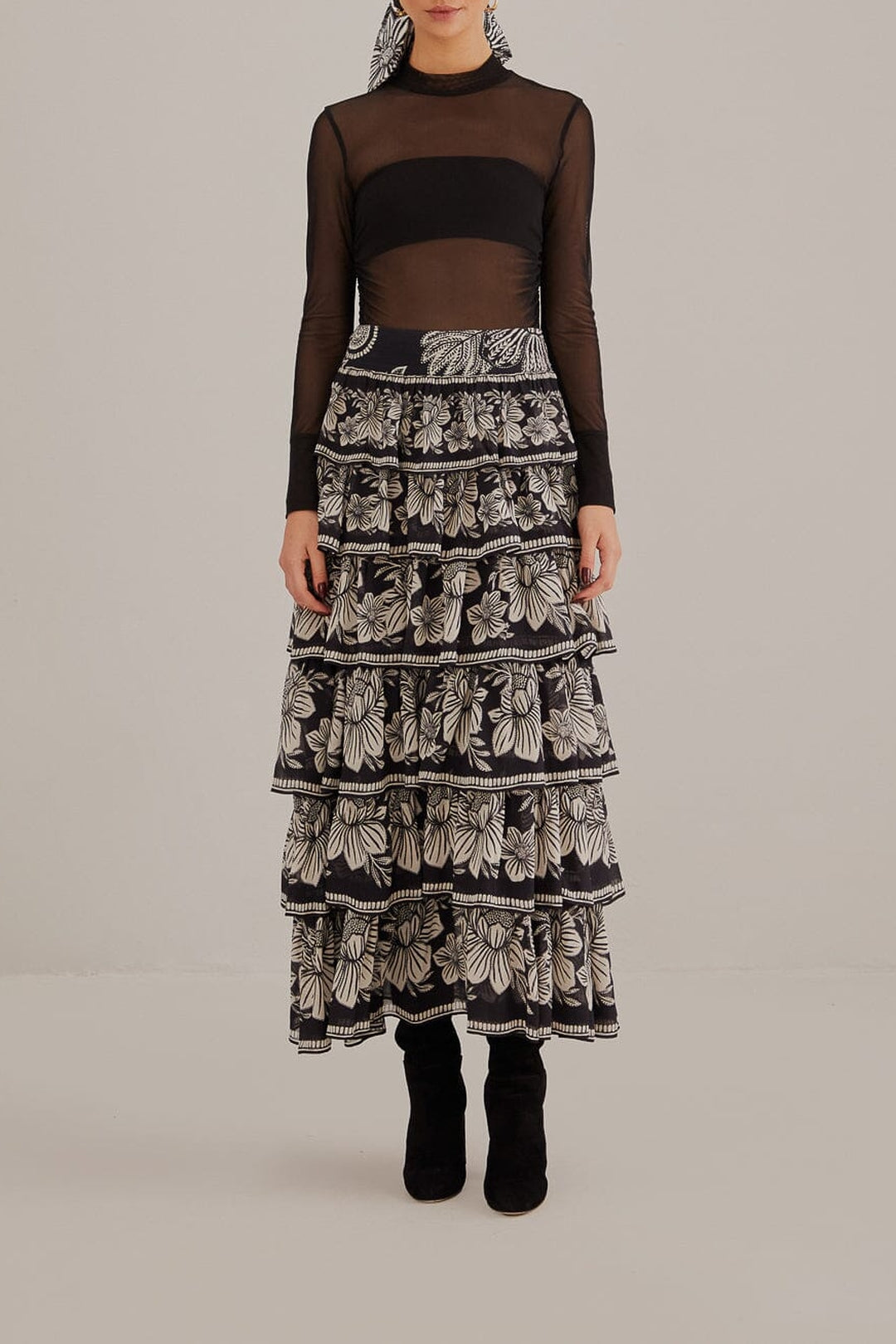 Long skirt with ruffles and pattern - Black