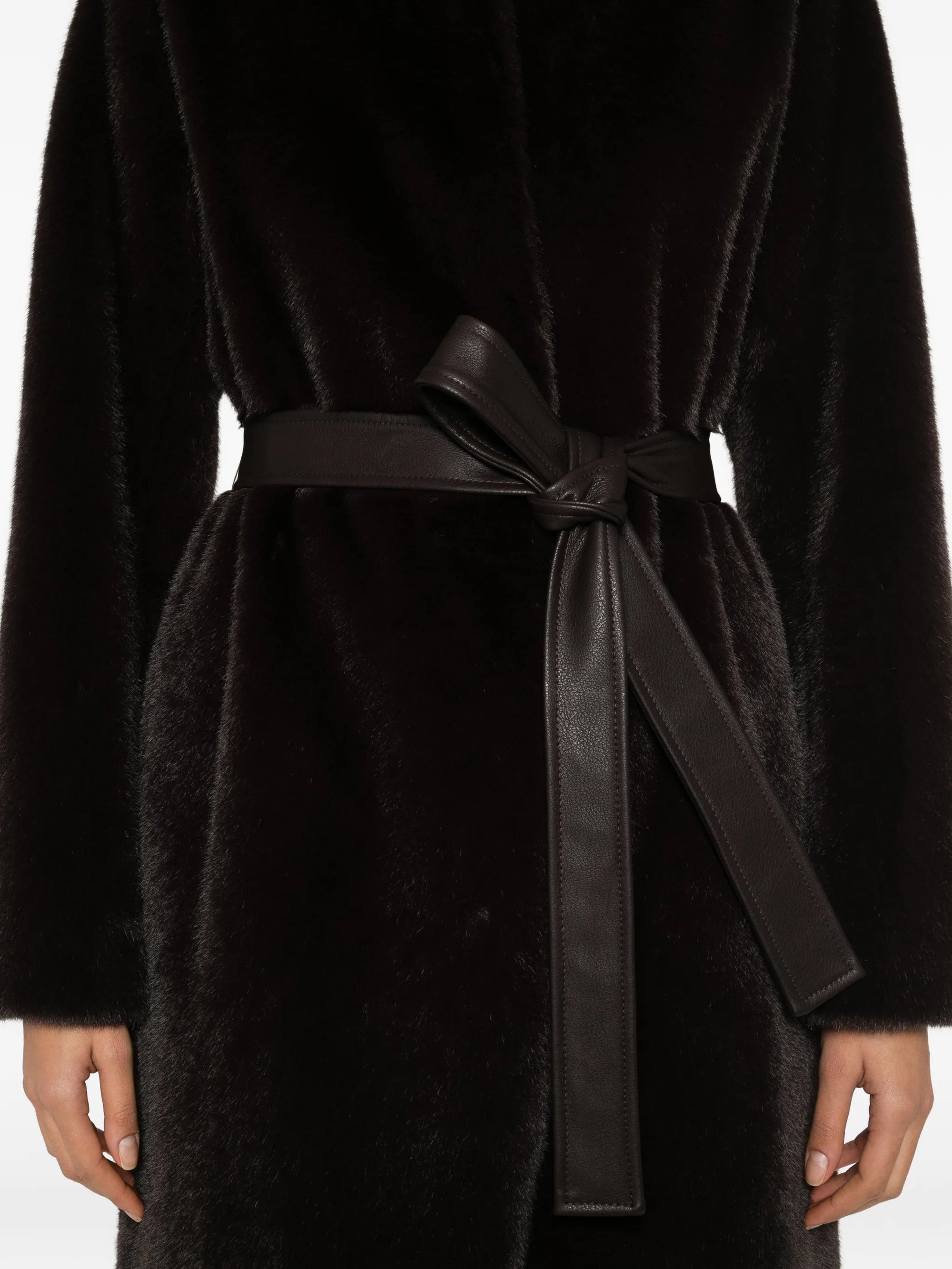 RECO : 290 // Manteau Fluffy - Noir