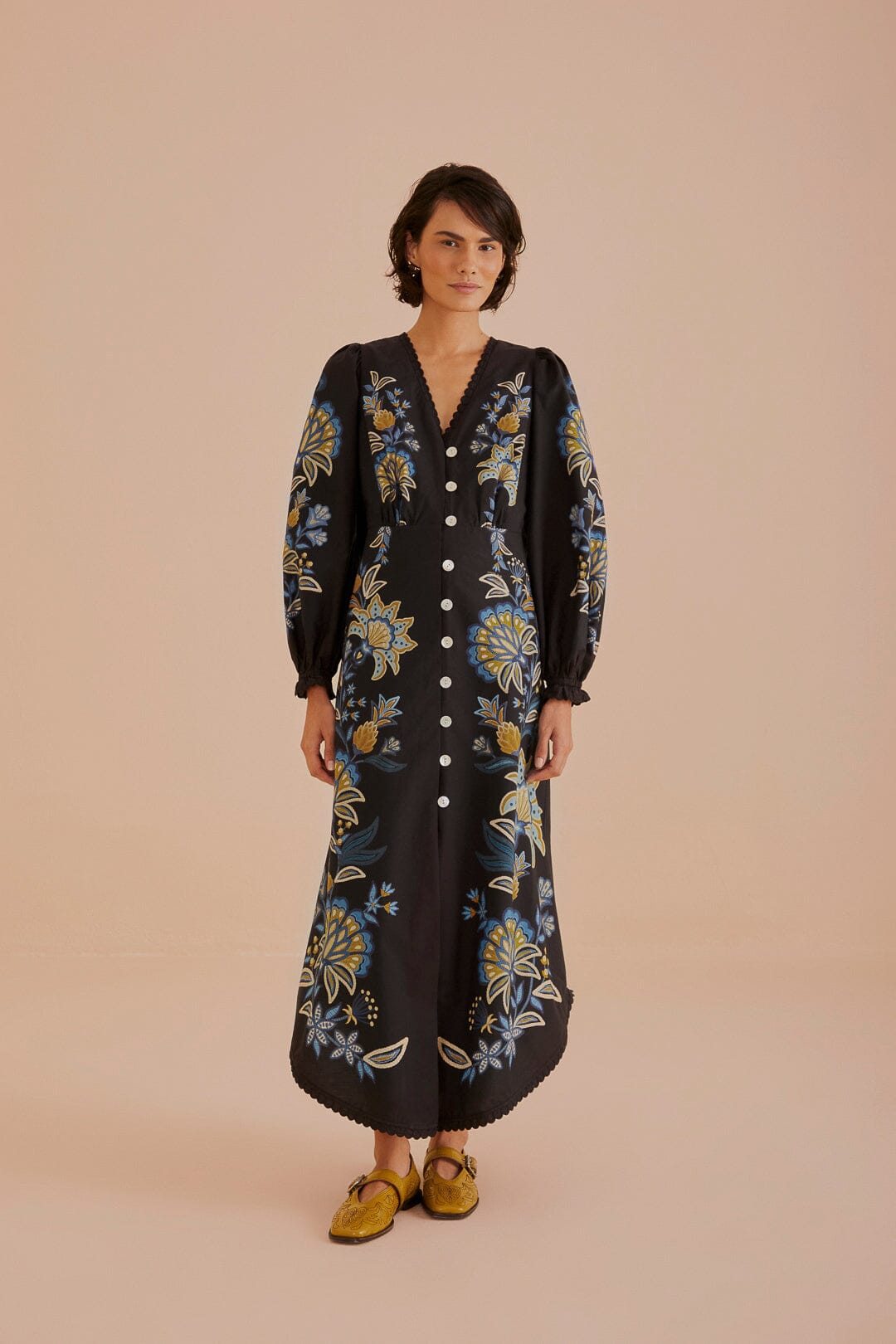 NEW_Stitched Garden Black Robes midi - Stitched Garden Black