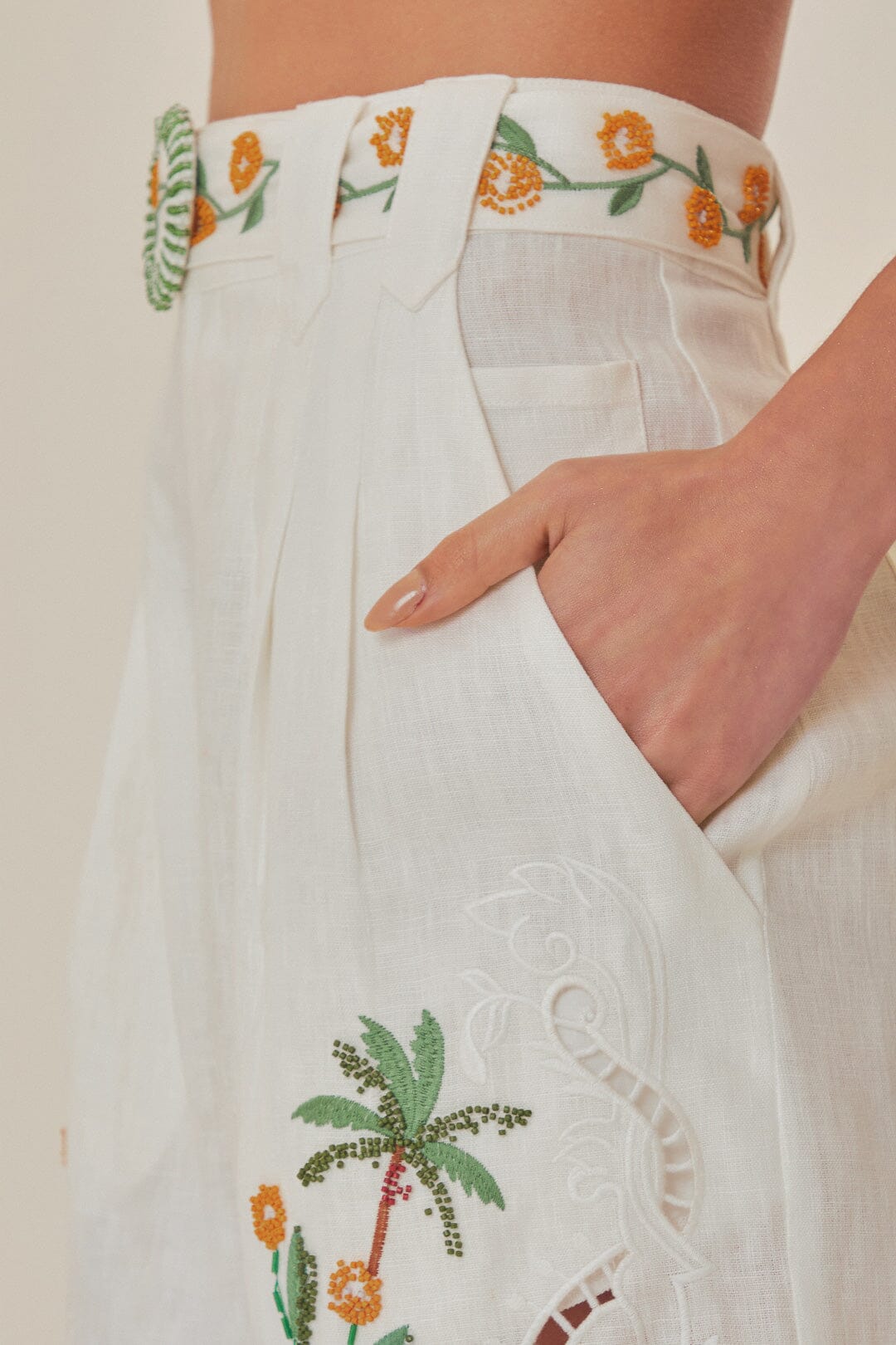 Short Coconut Tree brodé en lin - Blanc