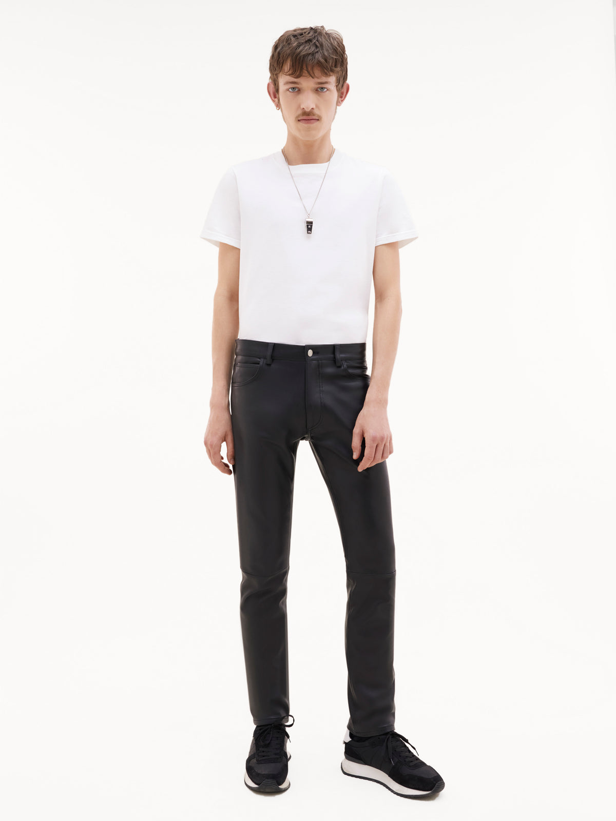 PANTALON CAPSULE EN CUIR