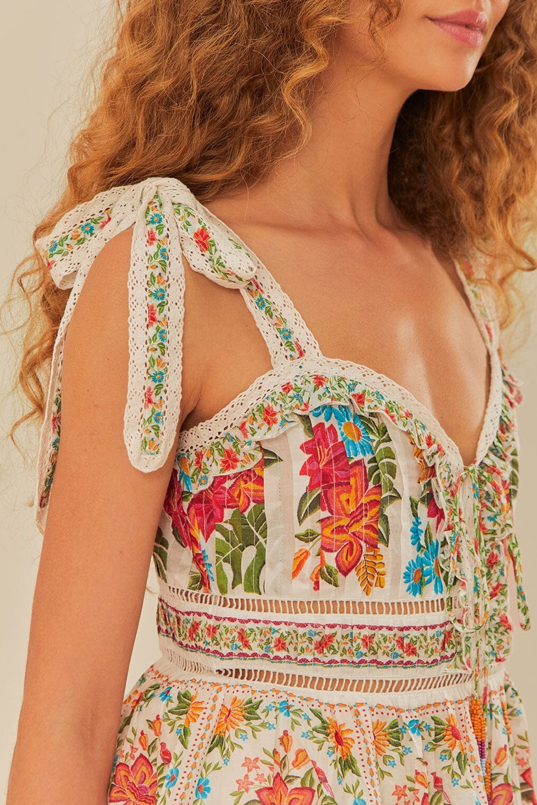 Sleeveless cotton flower garden blouse - White