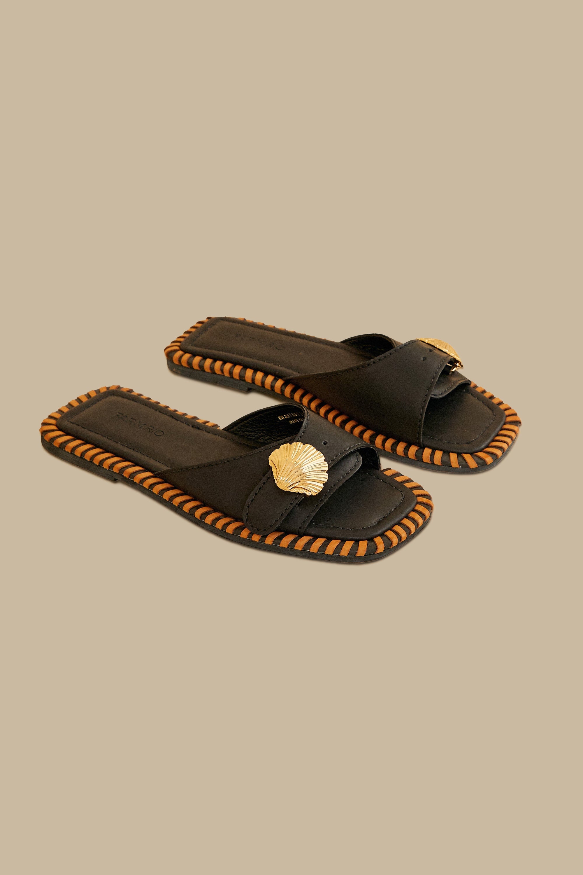DJV_Black Chaussures - Black