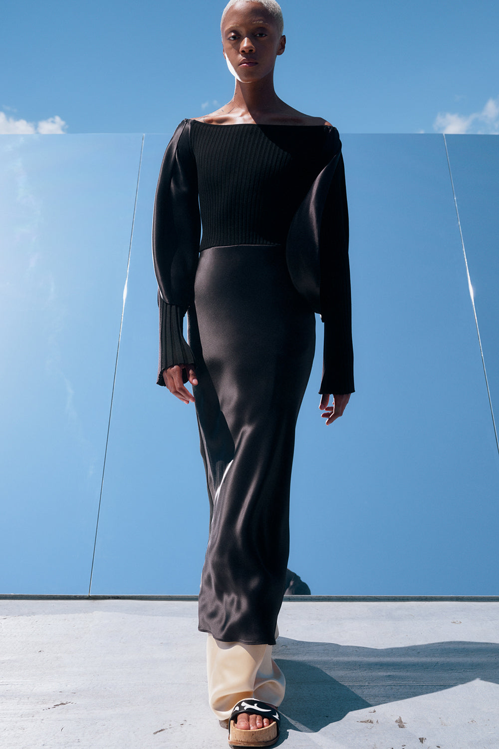 Gilman Dress en noir uni heavy soie