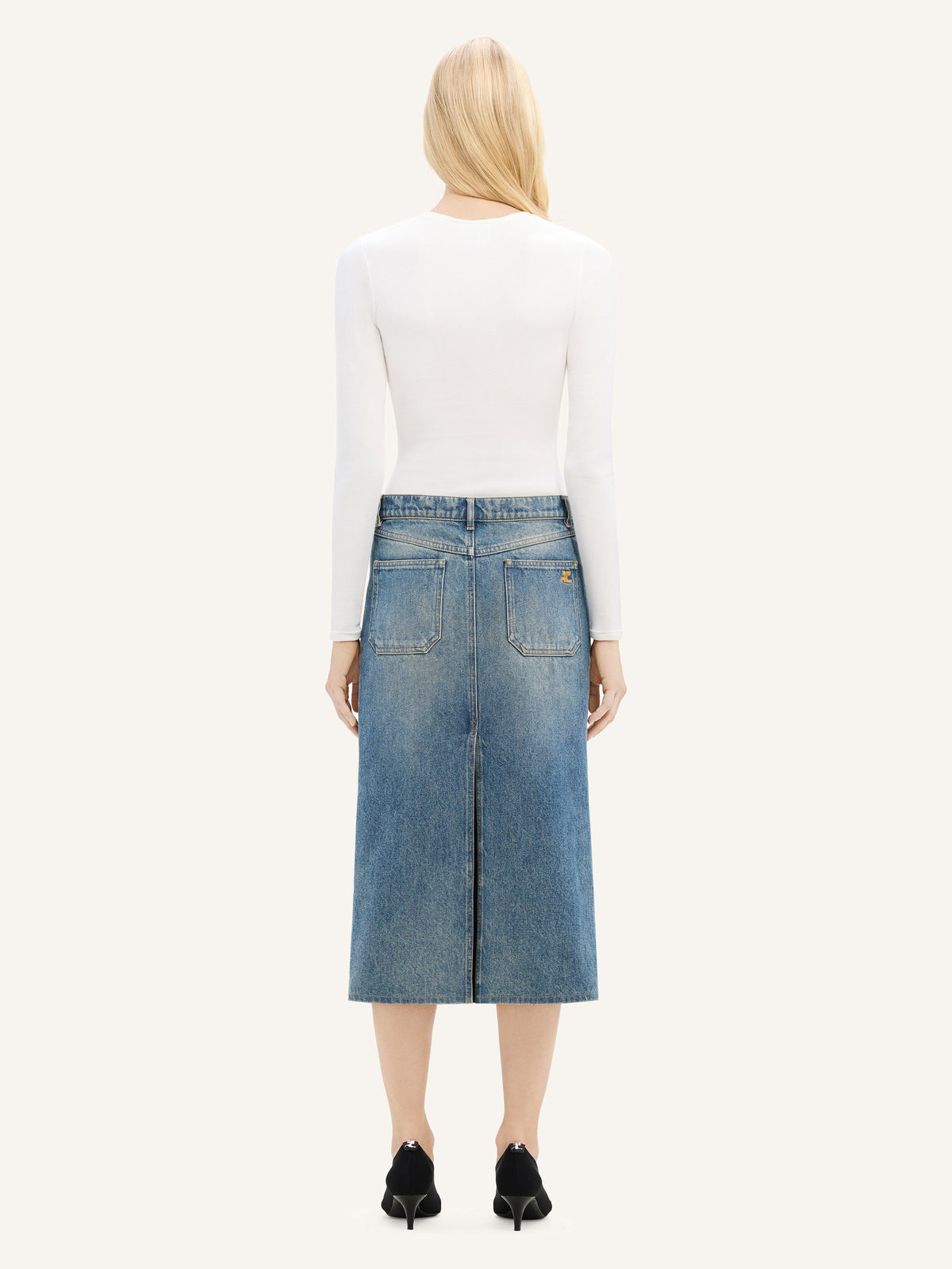 PRIX MARQUE : 90 / JUPE 2 POCHES EN DENIM