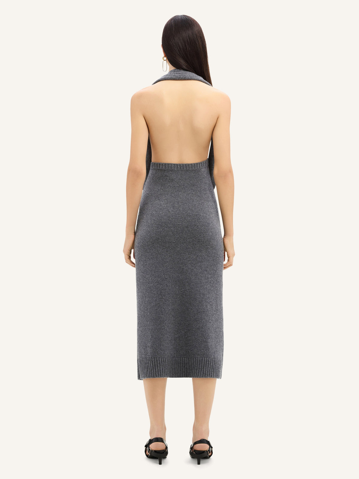 PRIX MARQUE : 160 / ROBE ÉPAULE DRAPÉE EN LAINE