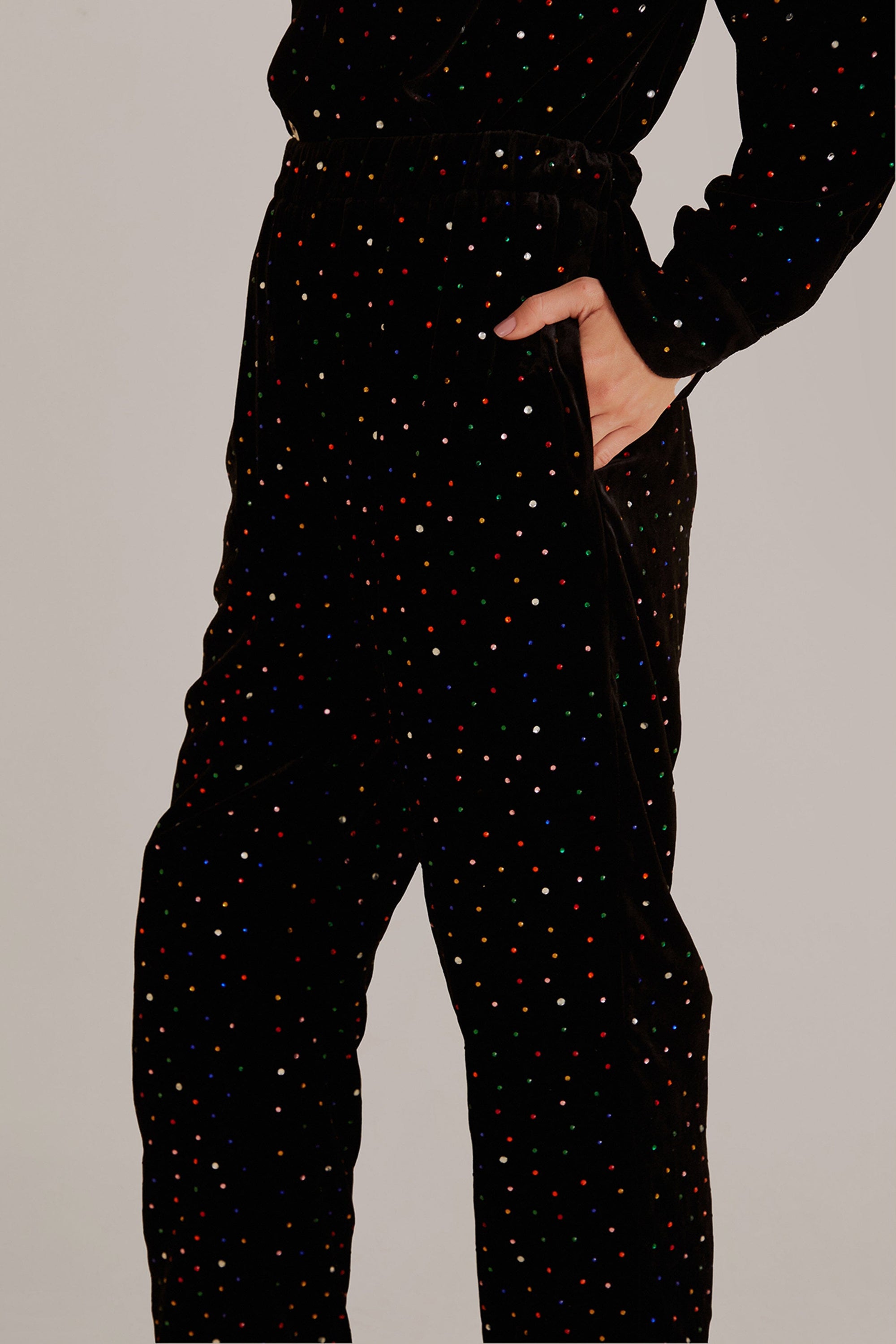 NEW_Black Pantalons - Black
