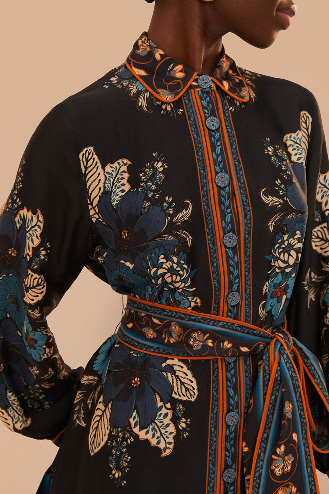 Robe courte Blossom Tapestry à manches longues - Noir