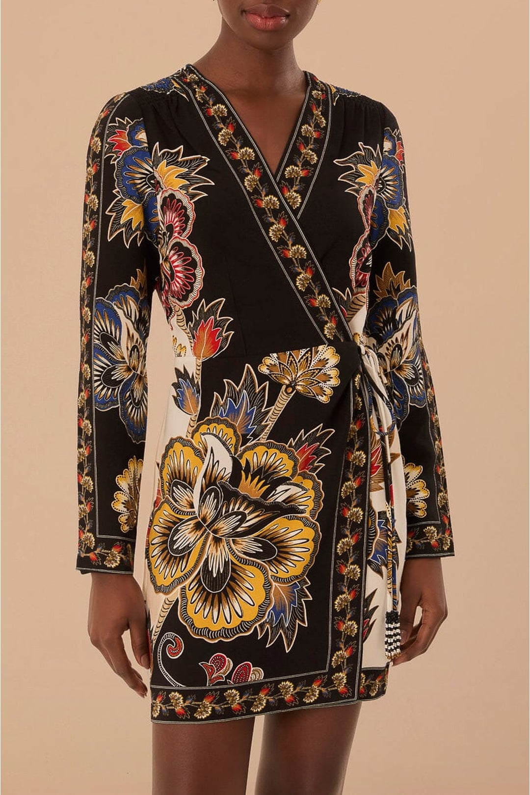 Robe courte à manches longues - Noir