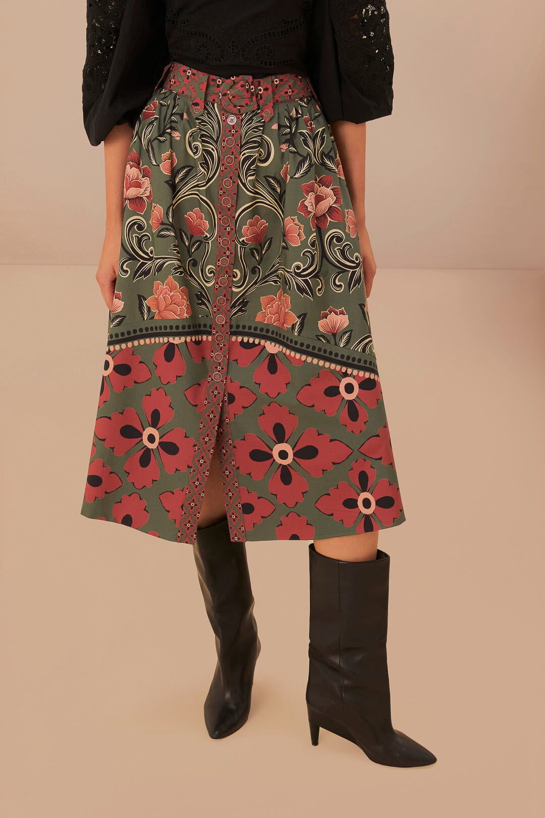 DJV_Arabesque Floral Green Jupes & Shorts - Arabesque Floral Green
