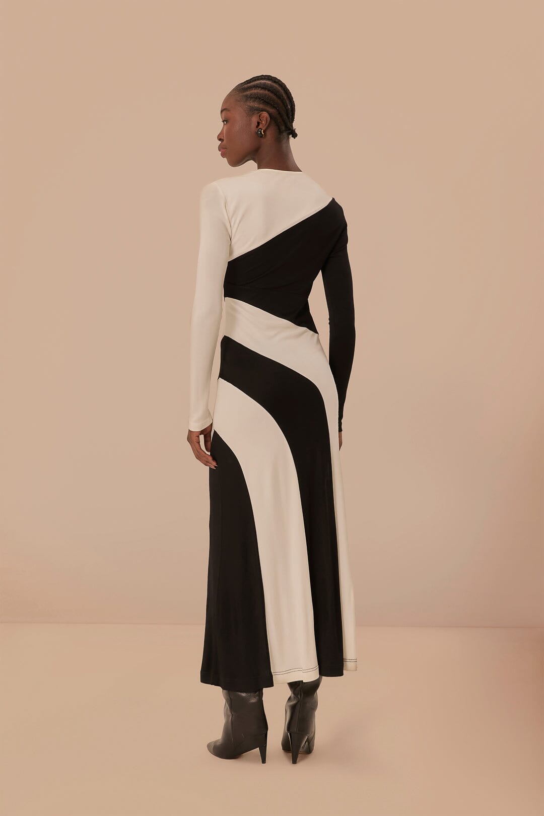 NEW_Black And White Robes midi - Black And White