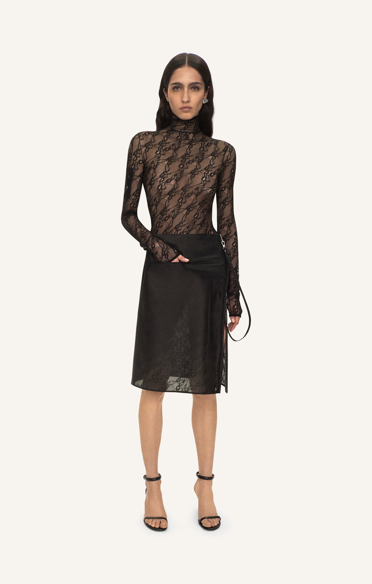 PRIX MARQUE : 180 / TOP COL MONTANT EN DENTELLE