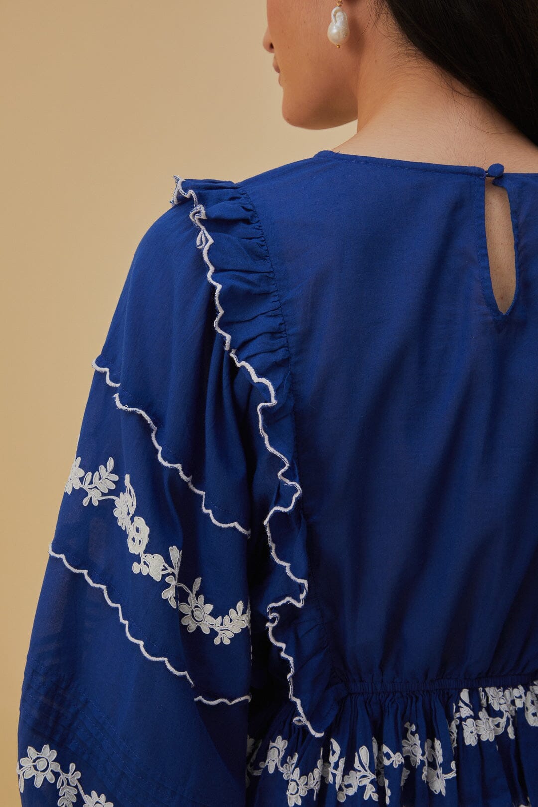 Embroidered long-sleeved blouse - Blue
