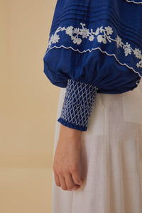 Embroidered long-sleeved blouse - Blue