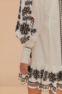 Robe courte Richelieu à fleurs en coton - Blanc
